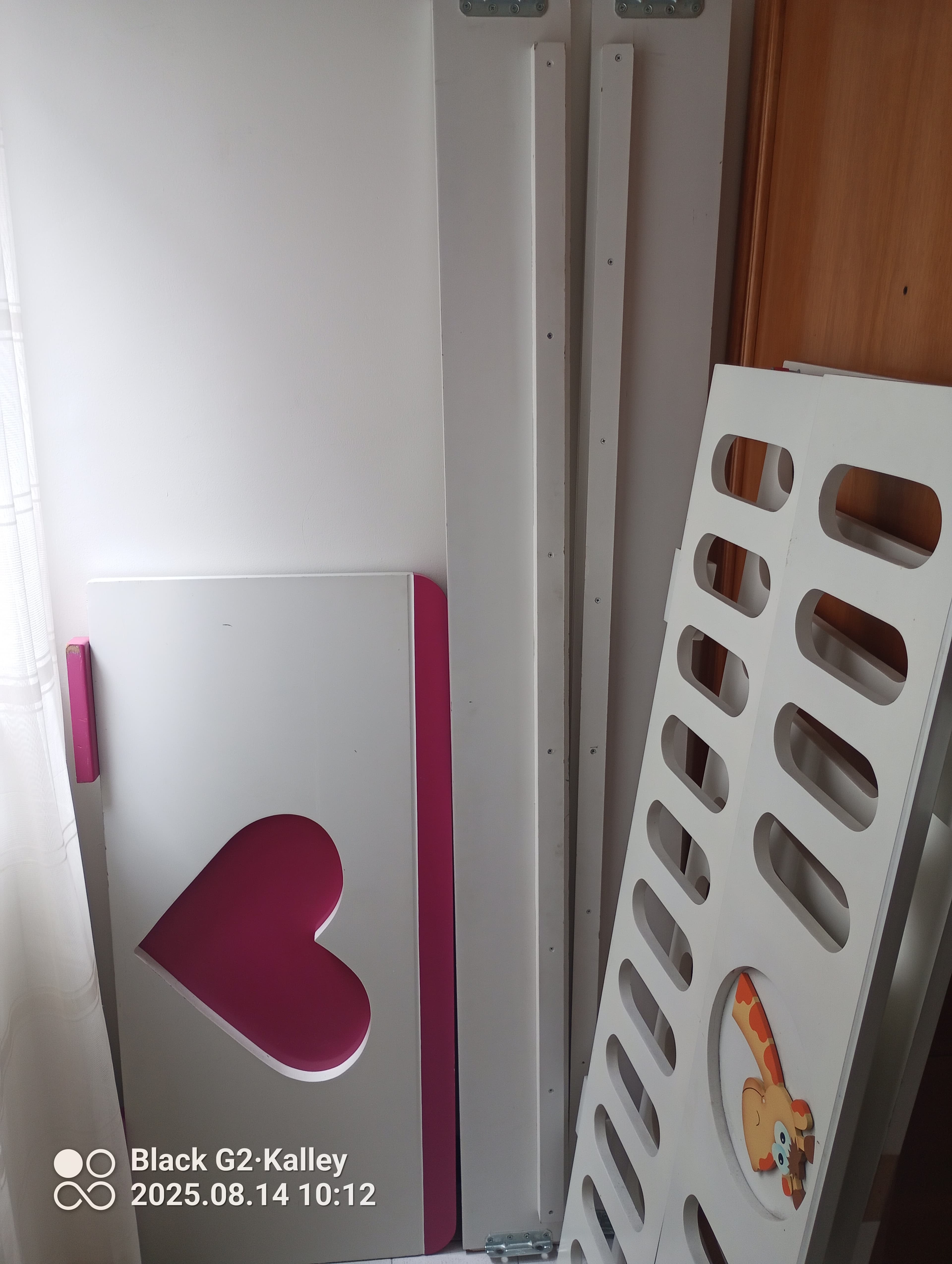 imagen de producto Cama sencilla para niña sin colchón 