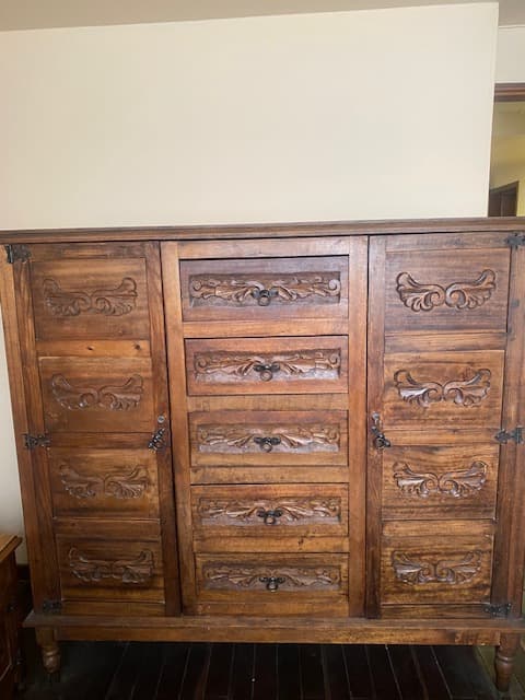 imagen de producto Cama sin colchón dos mesitas un closet