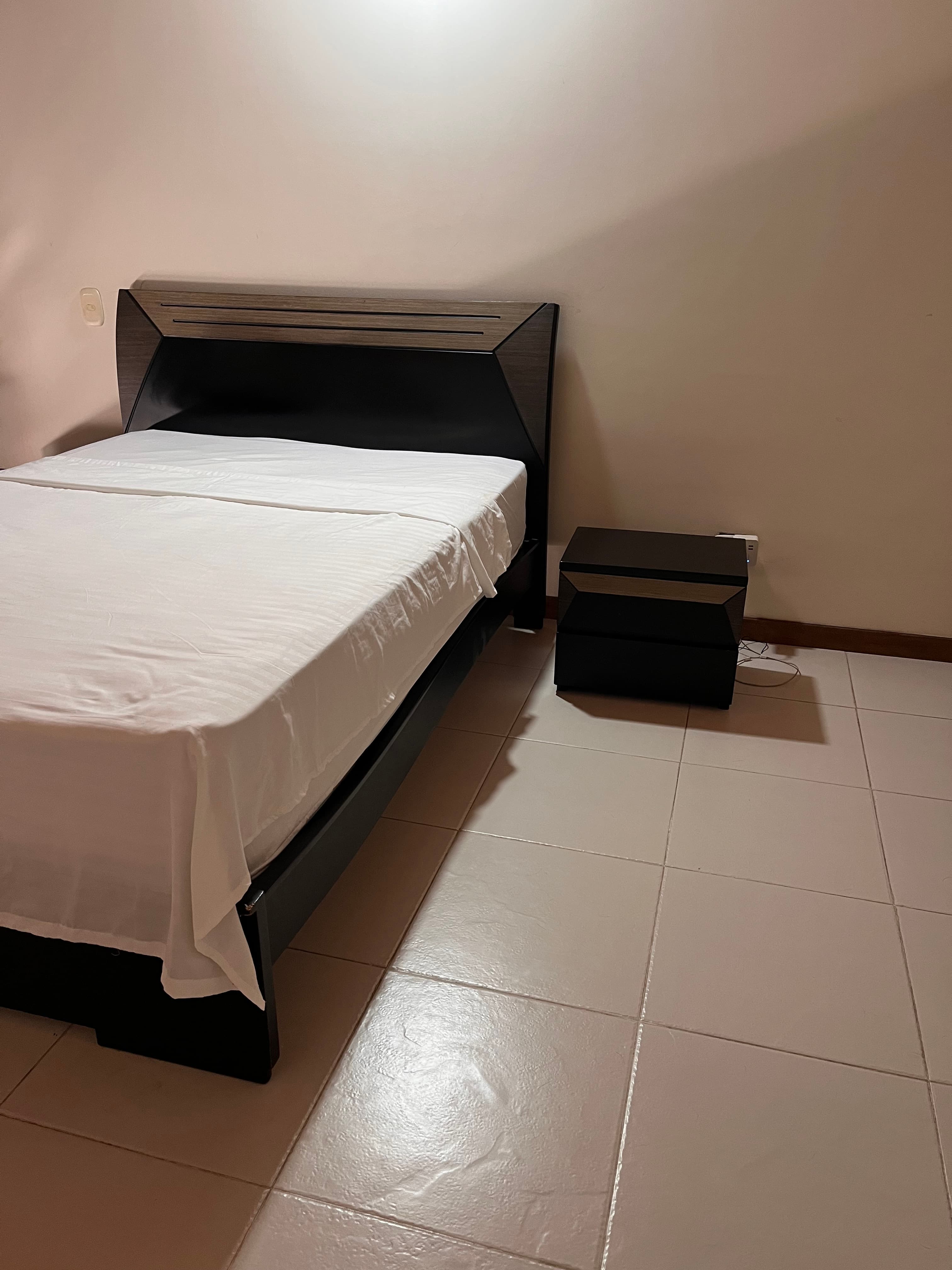 imagen de producto Cama sin colchón