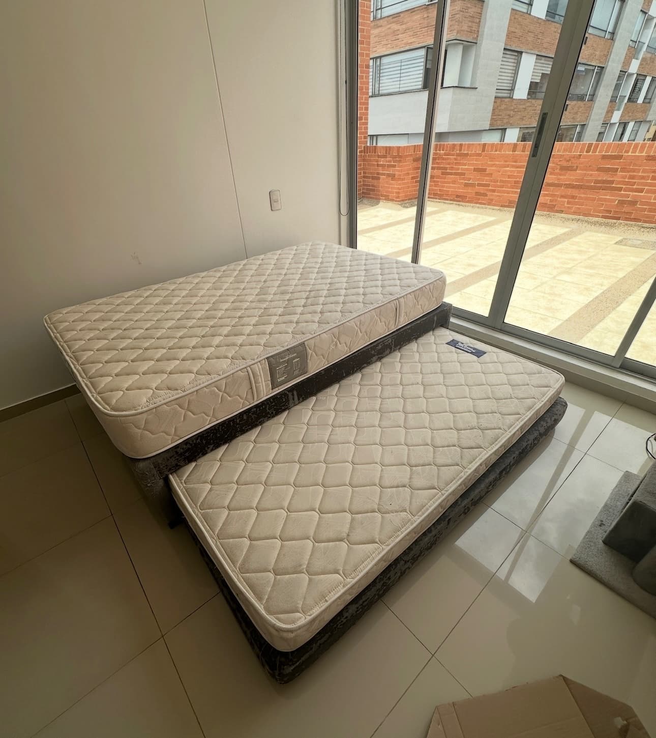 imagen de producto Cama con colchón