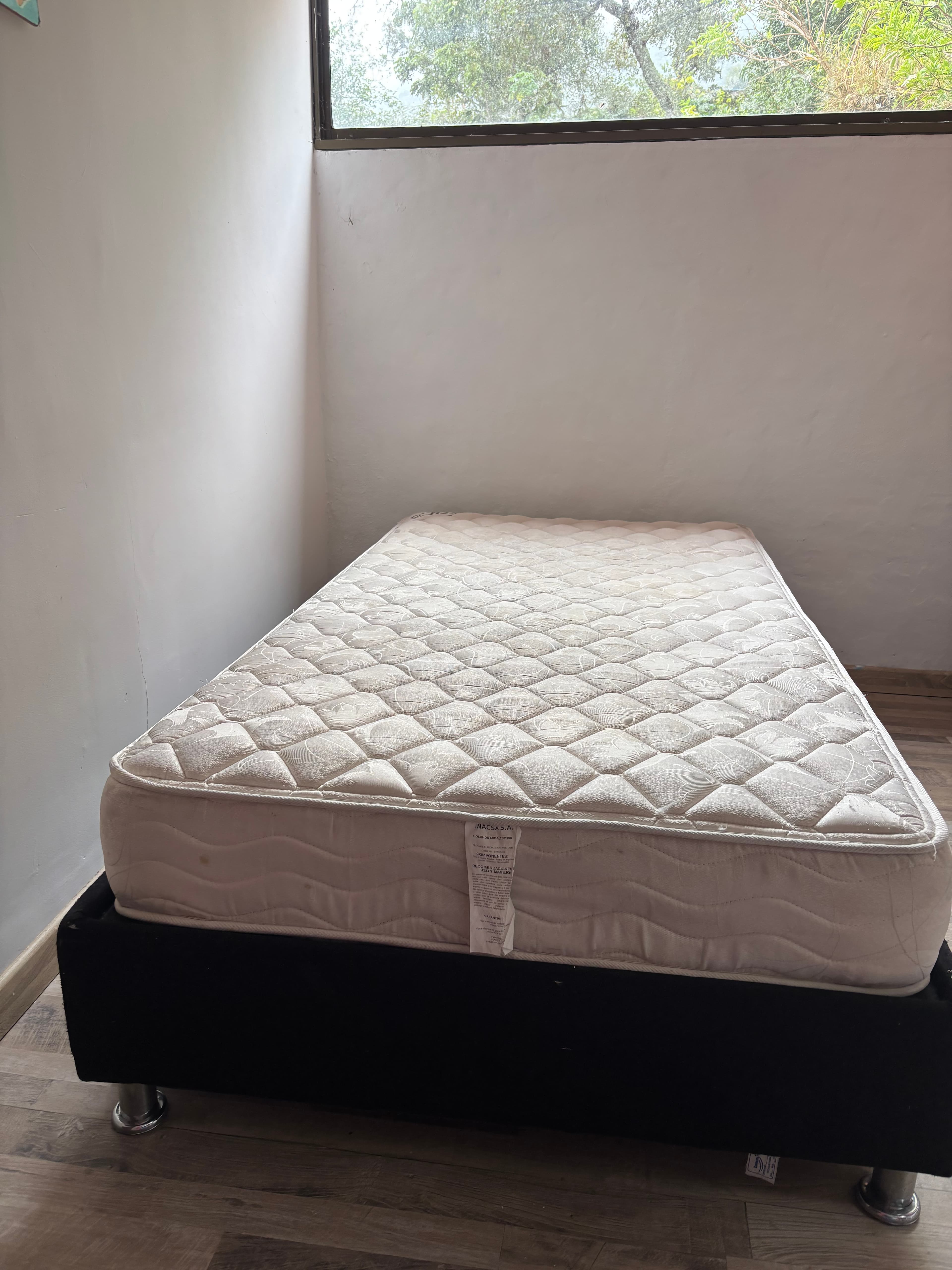 imagen de producto Cama con colchón