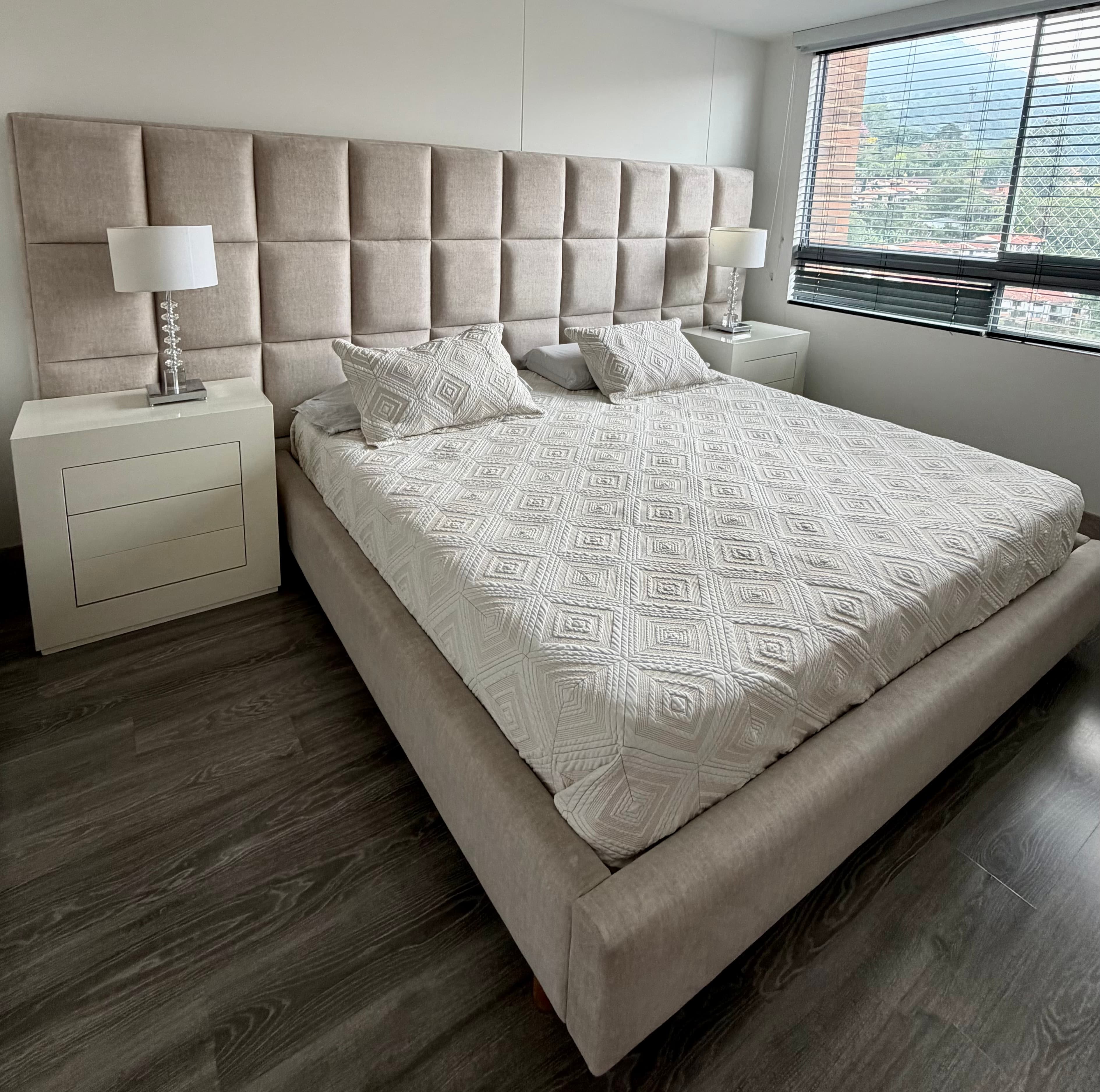 imagen de producto Cama con colchón