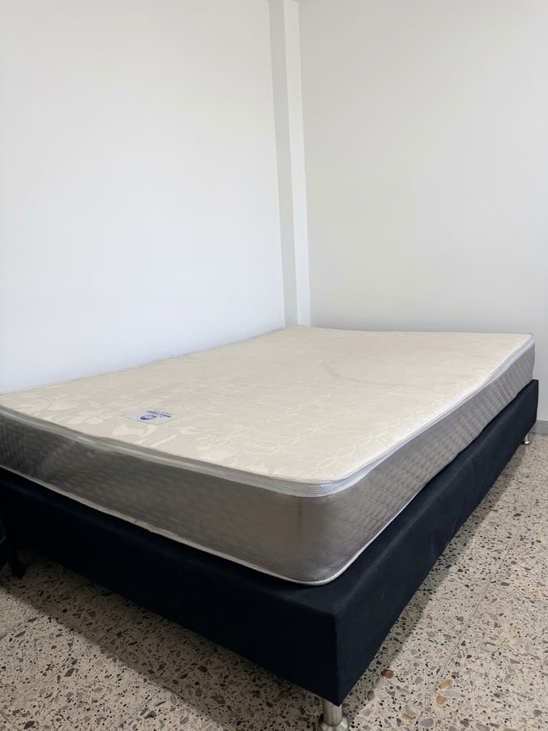 imagen de producto Cama con colchón