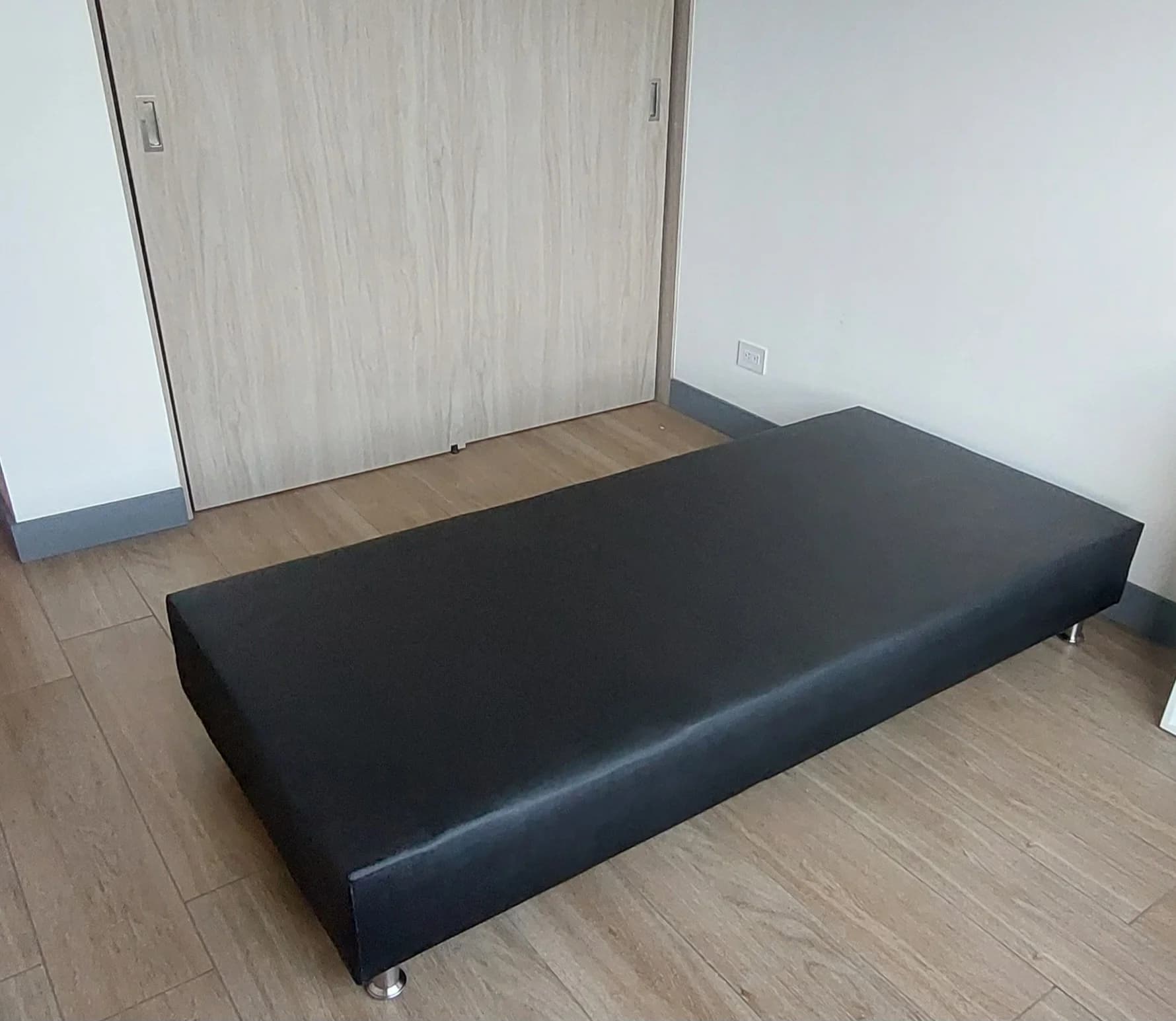 imagen de producto Base Cama con colchón