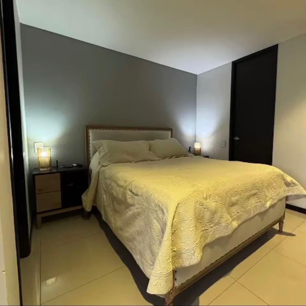 imagen de producto Cama con colchón