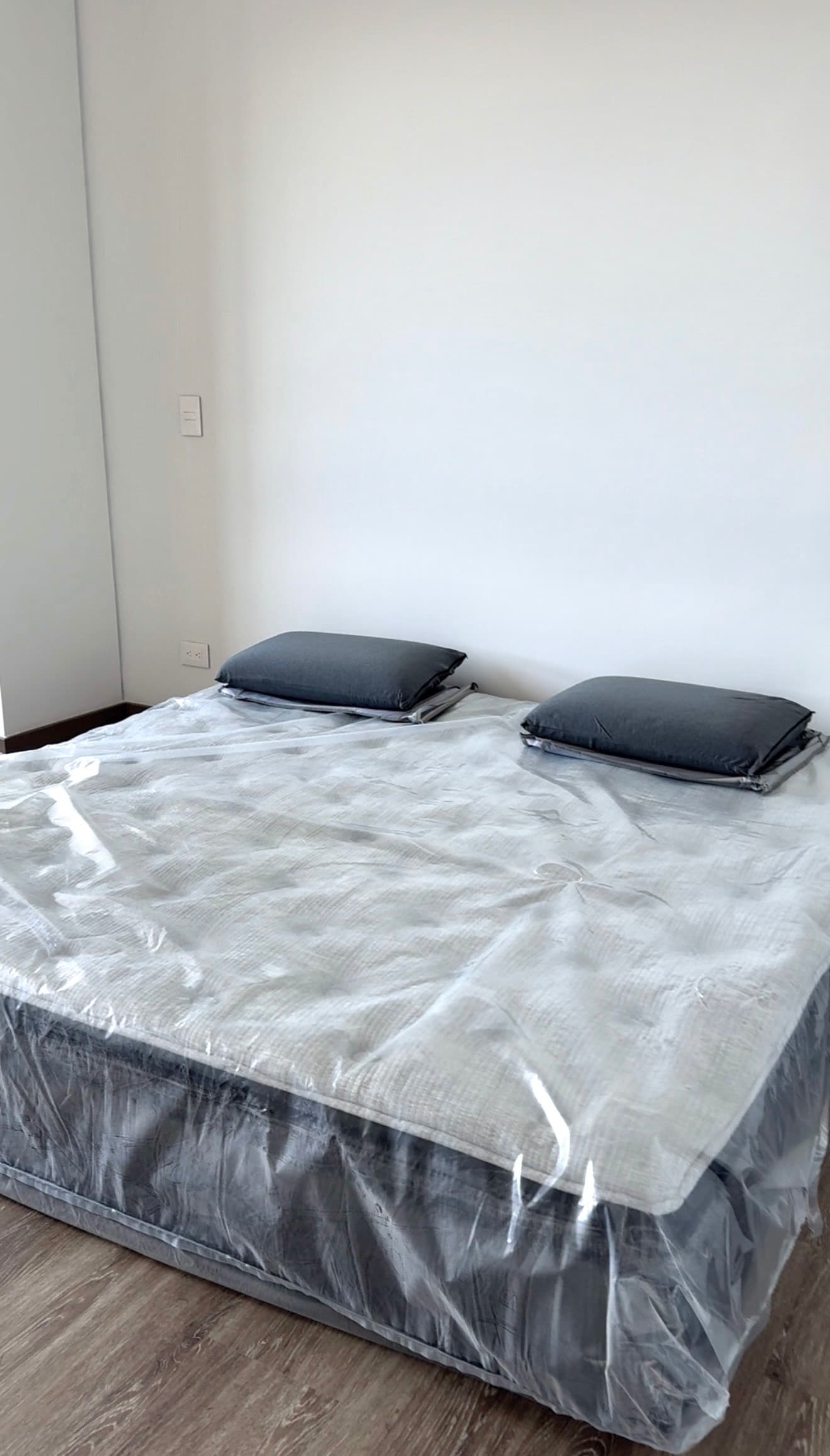 imagen de producto Colchón Beautyrest Simmons King 2 almohadas NUEVOS