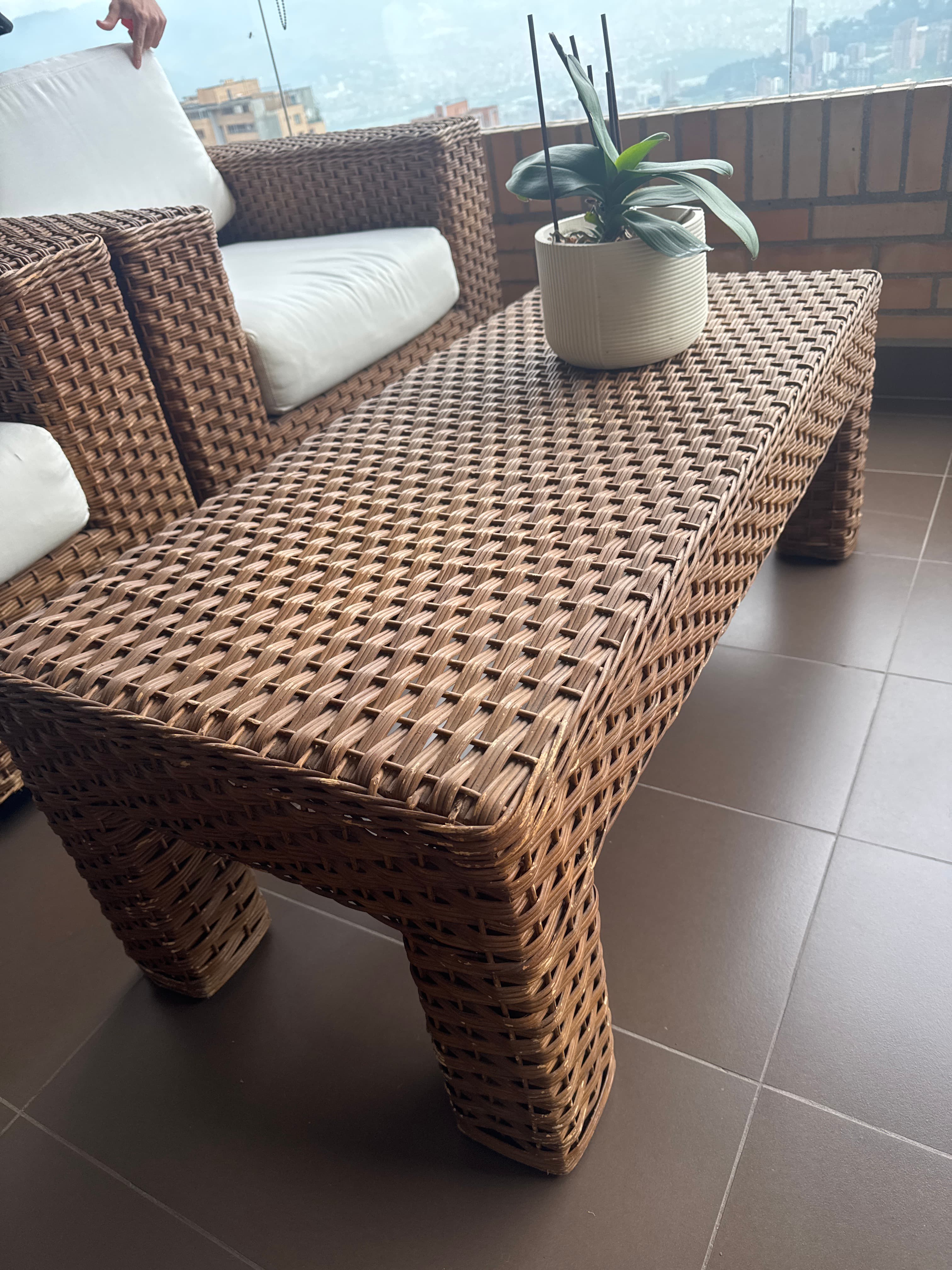 imagen de producto Silla + mesa en rattan natural