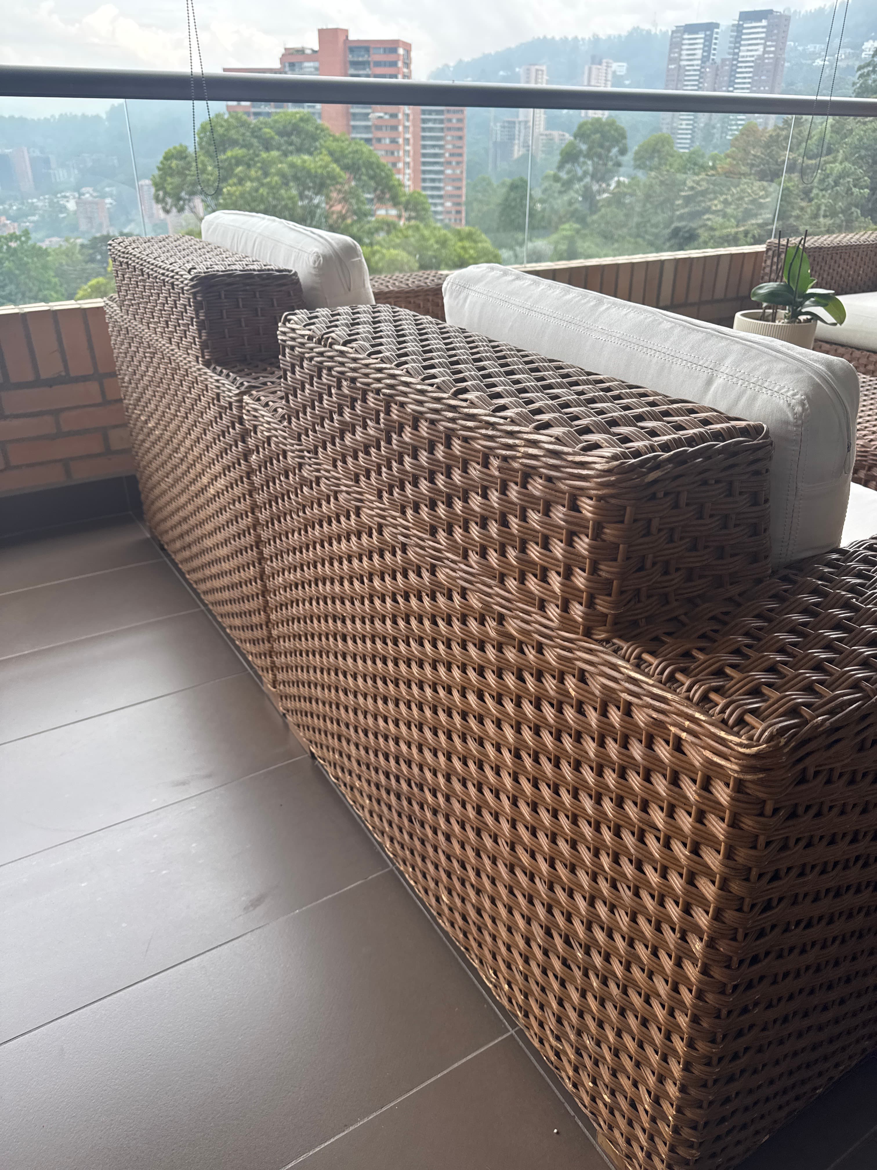 imagen de producto Silla + mesa en rattan natural
