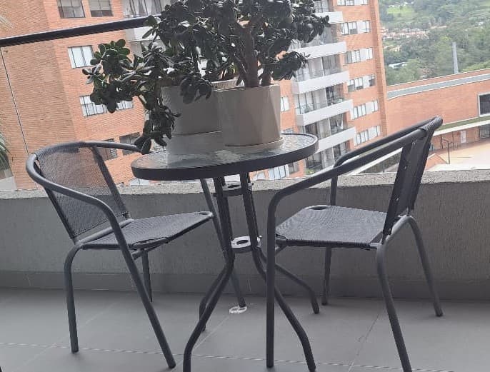 imagen de producto JUEGO DE MESA Y DOS SILLAS EXTERIOR