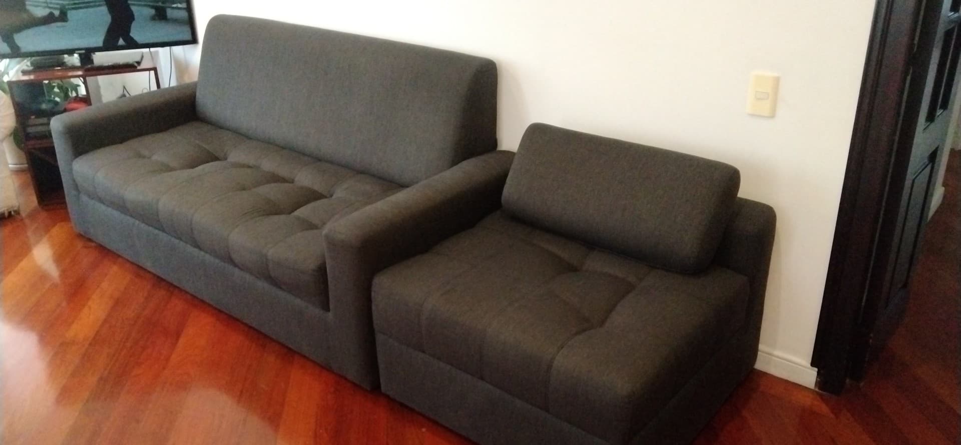 imagen de producto Sofa 3 puestos + un sofá auxiliar 