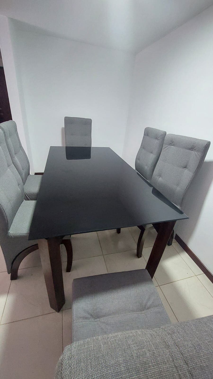 imagen de producto Comedor 6 puestos cedro+cristal negro
