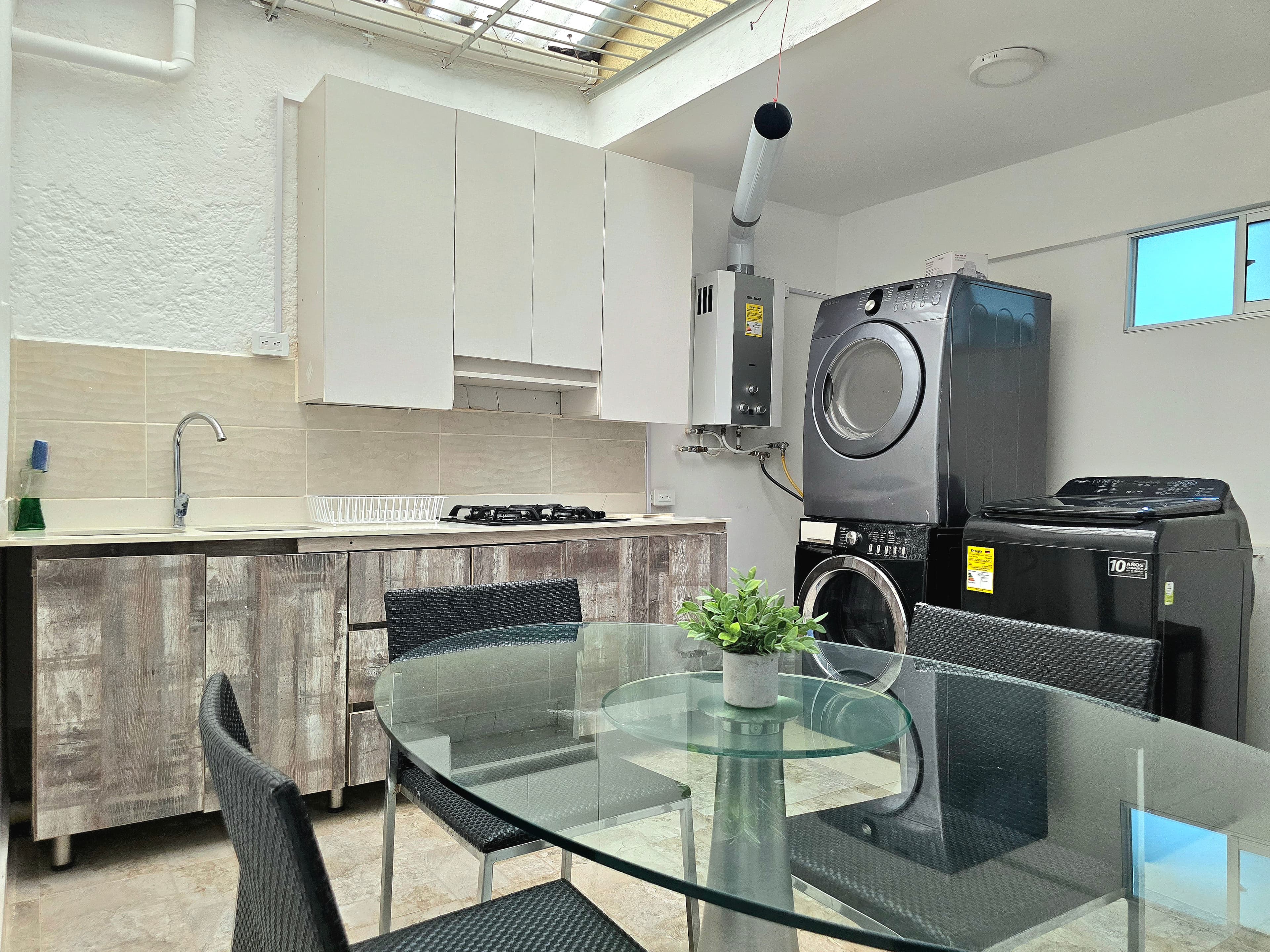 imagen de producto Hermoso Comedor vidrio de buen calibre
