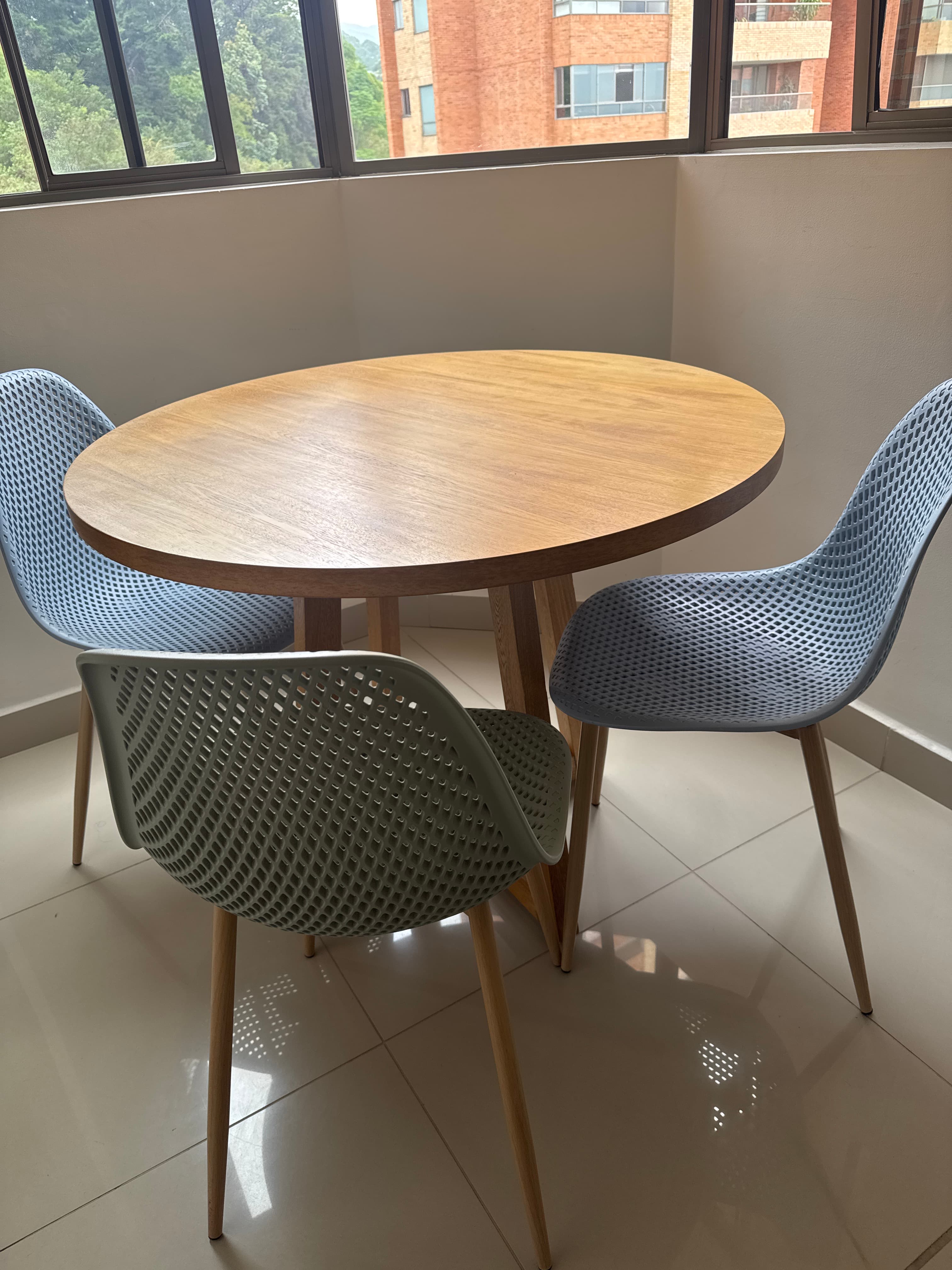 imagen de producto Comedor con 3 sillas