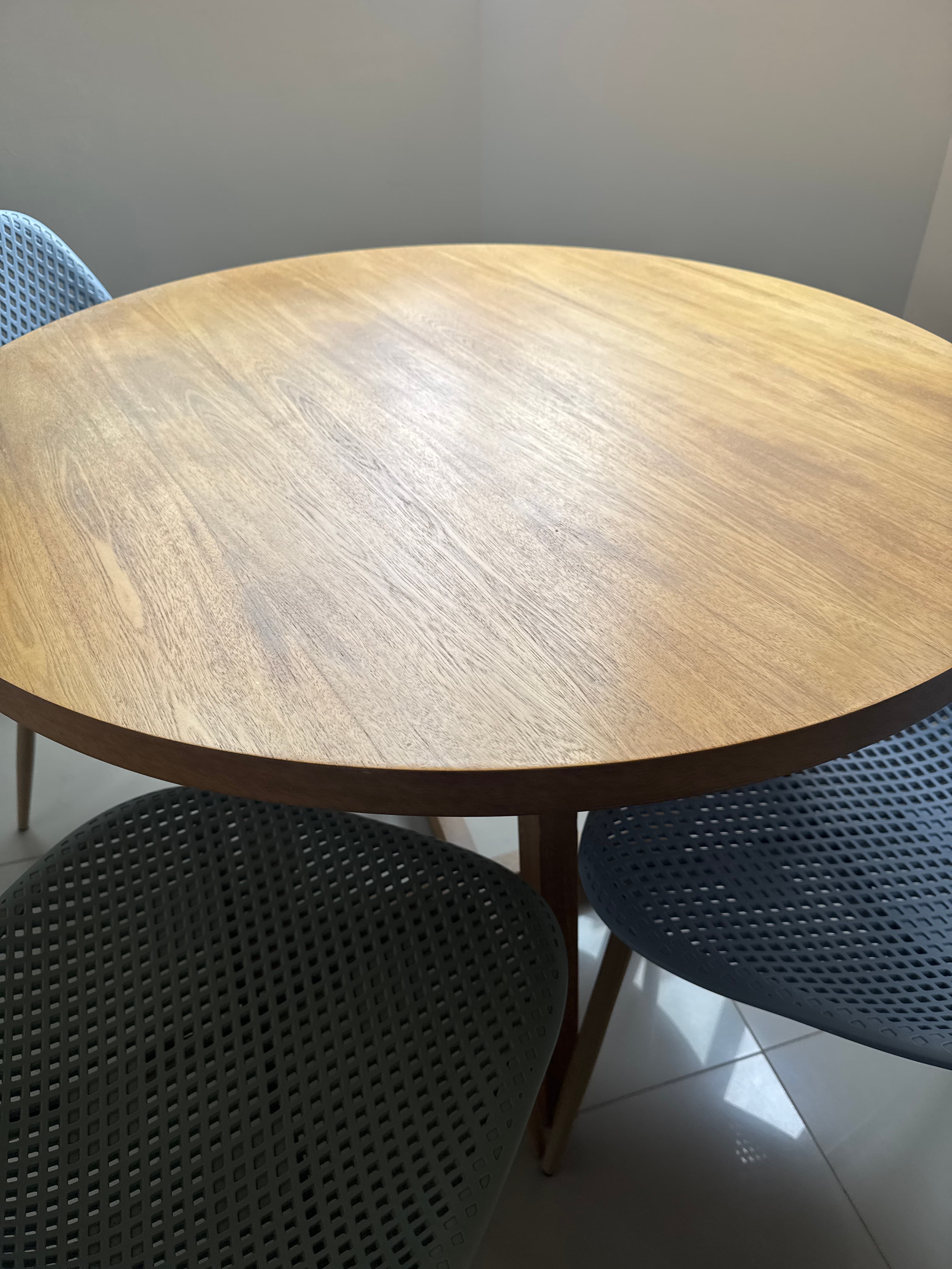 imagen de producto Comedor con 3 sillas