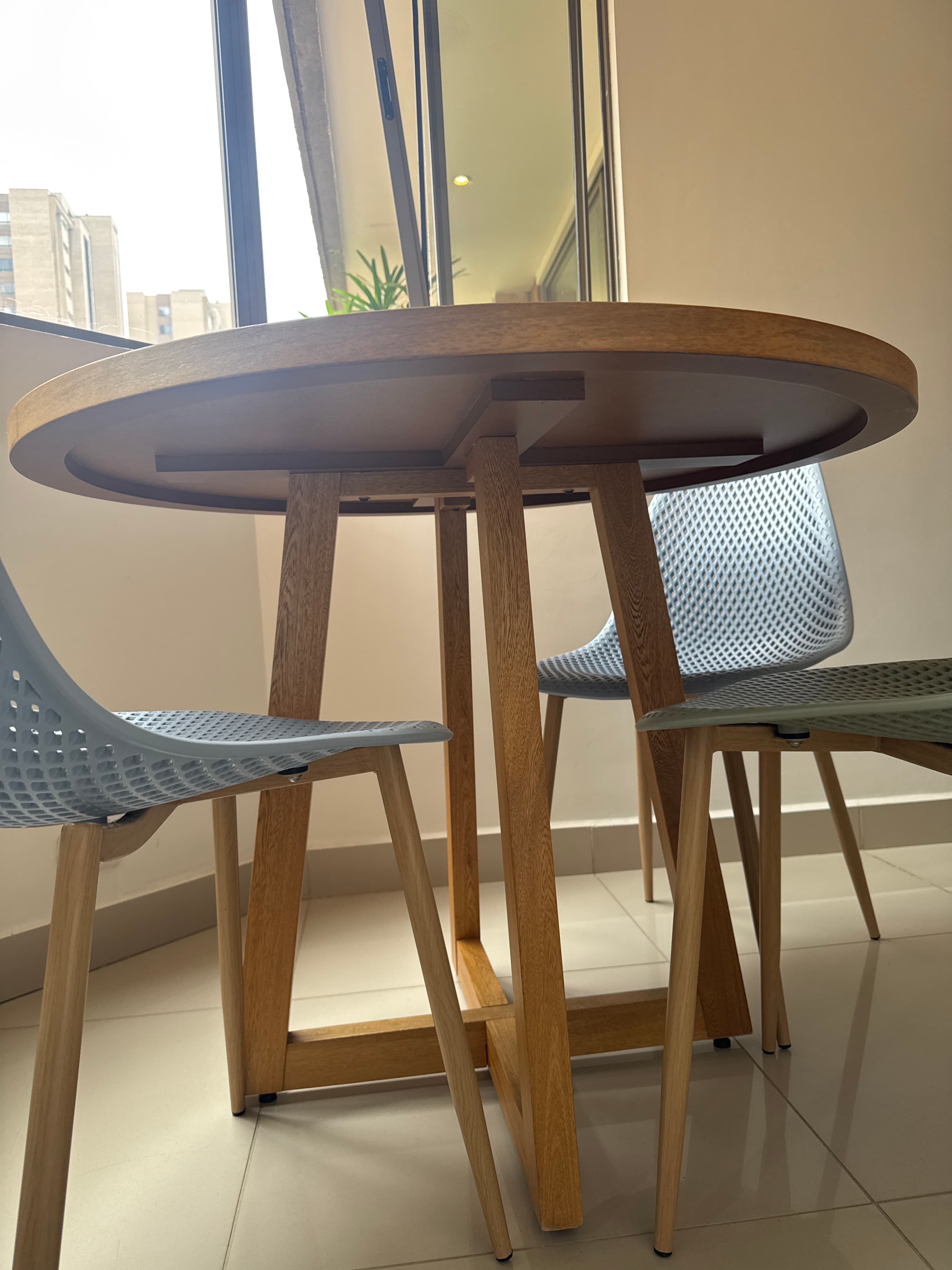 imagen de producto Comedor con 3 sillas