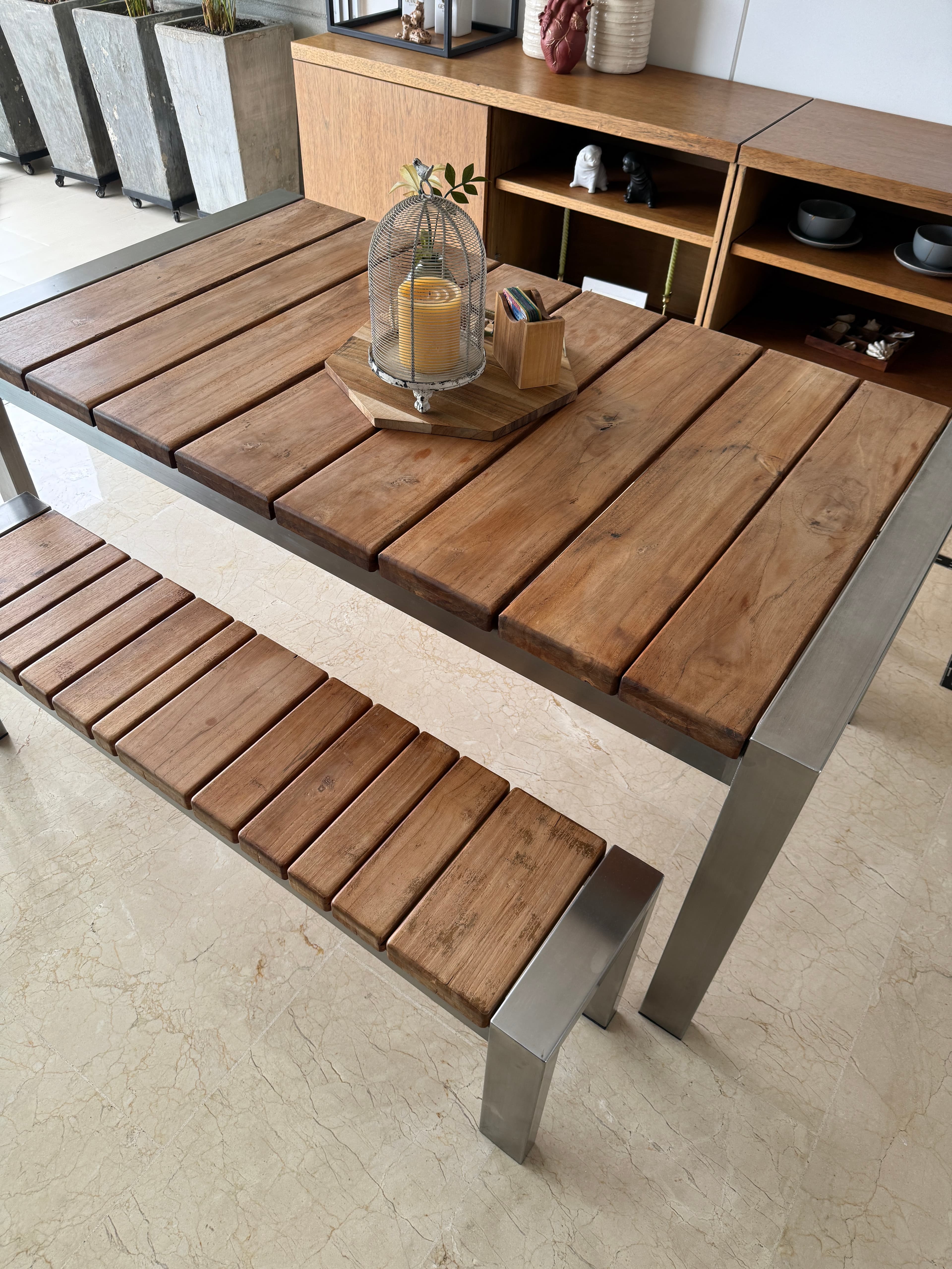 imagen de producto Comedor de TECA y acero