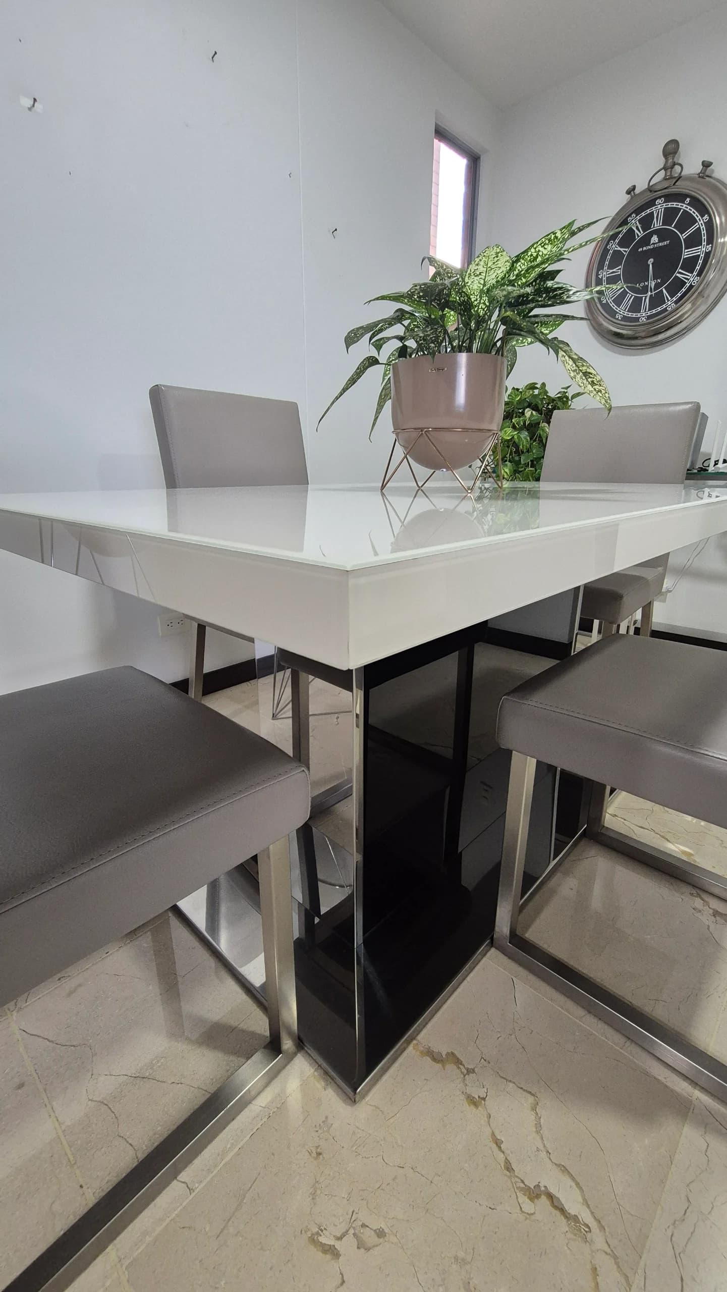 imagen de producto Comedor con sillas 