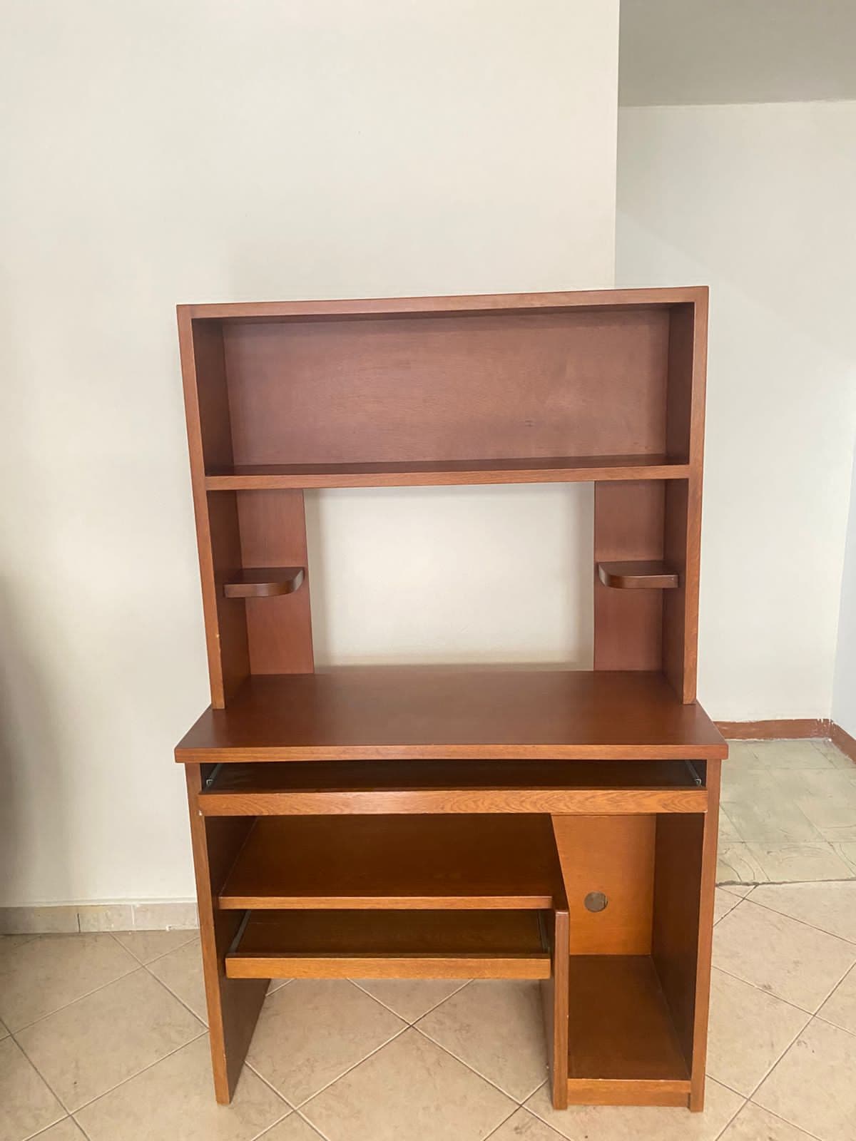 imagen de producto Escritorio con biblioteca incluido 