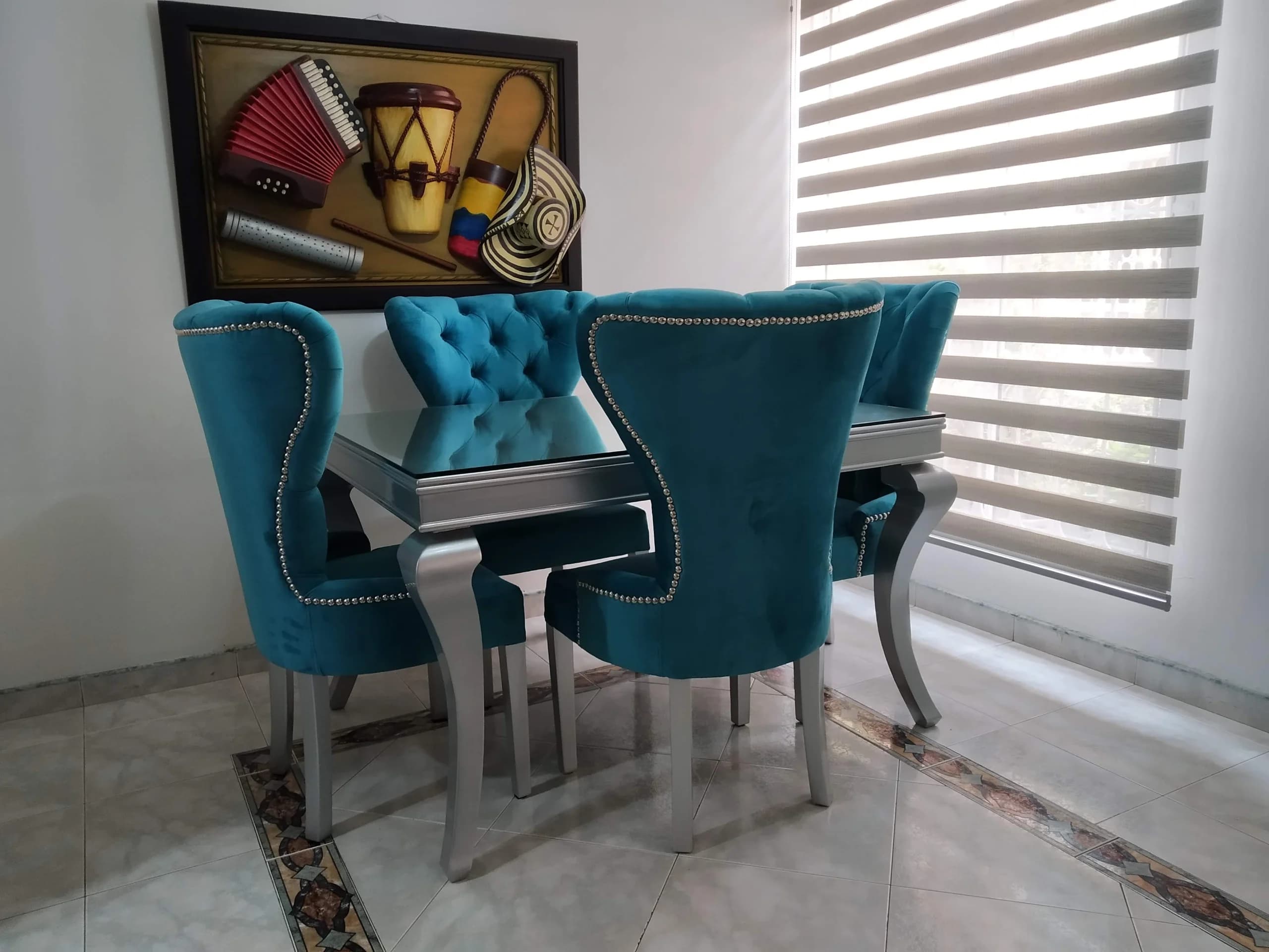 imagen de producto Juego de comedor cuatro puestos