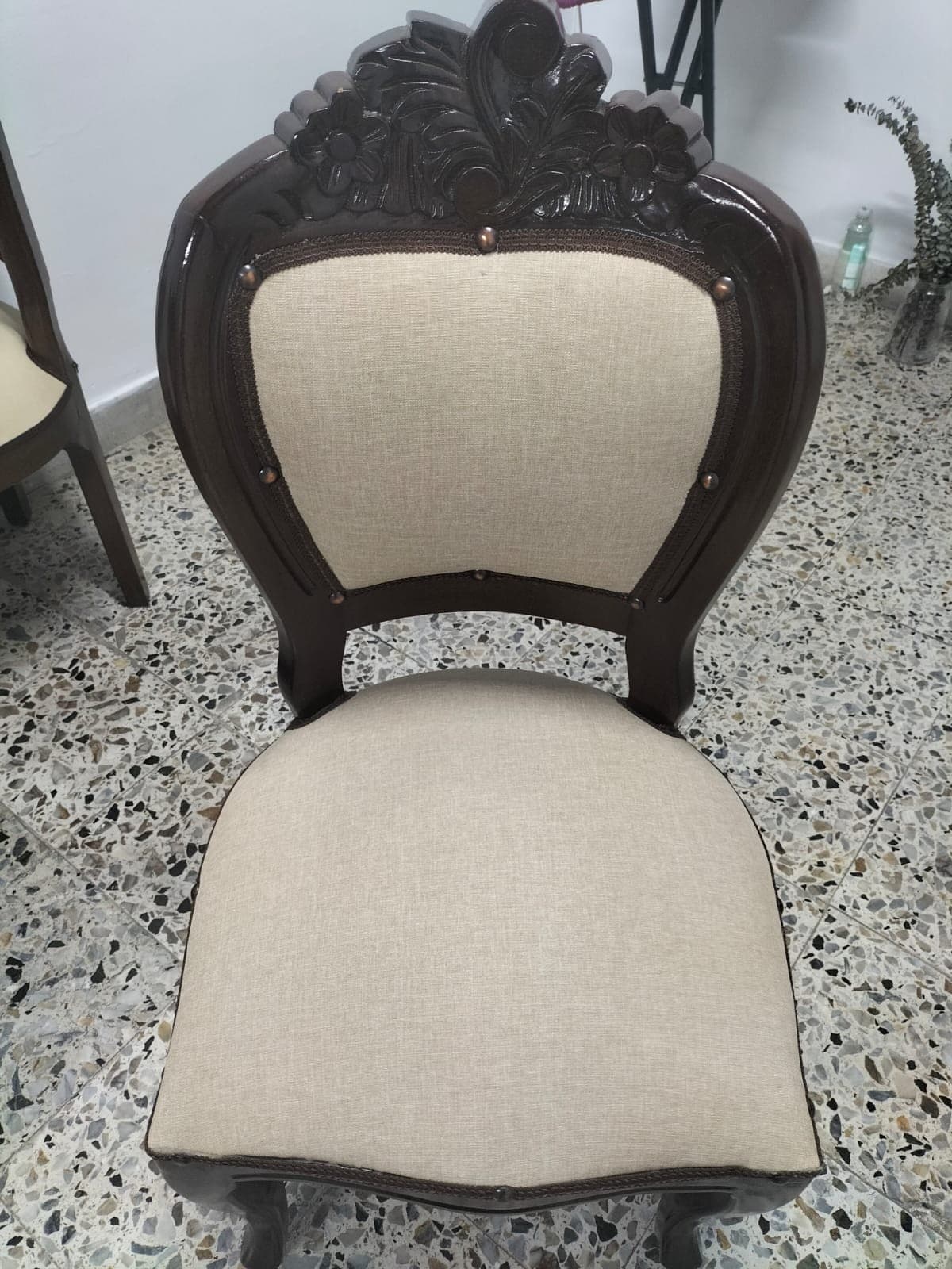 imagen de producto Silla Estilo Luis XV con Talla floral