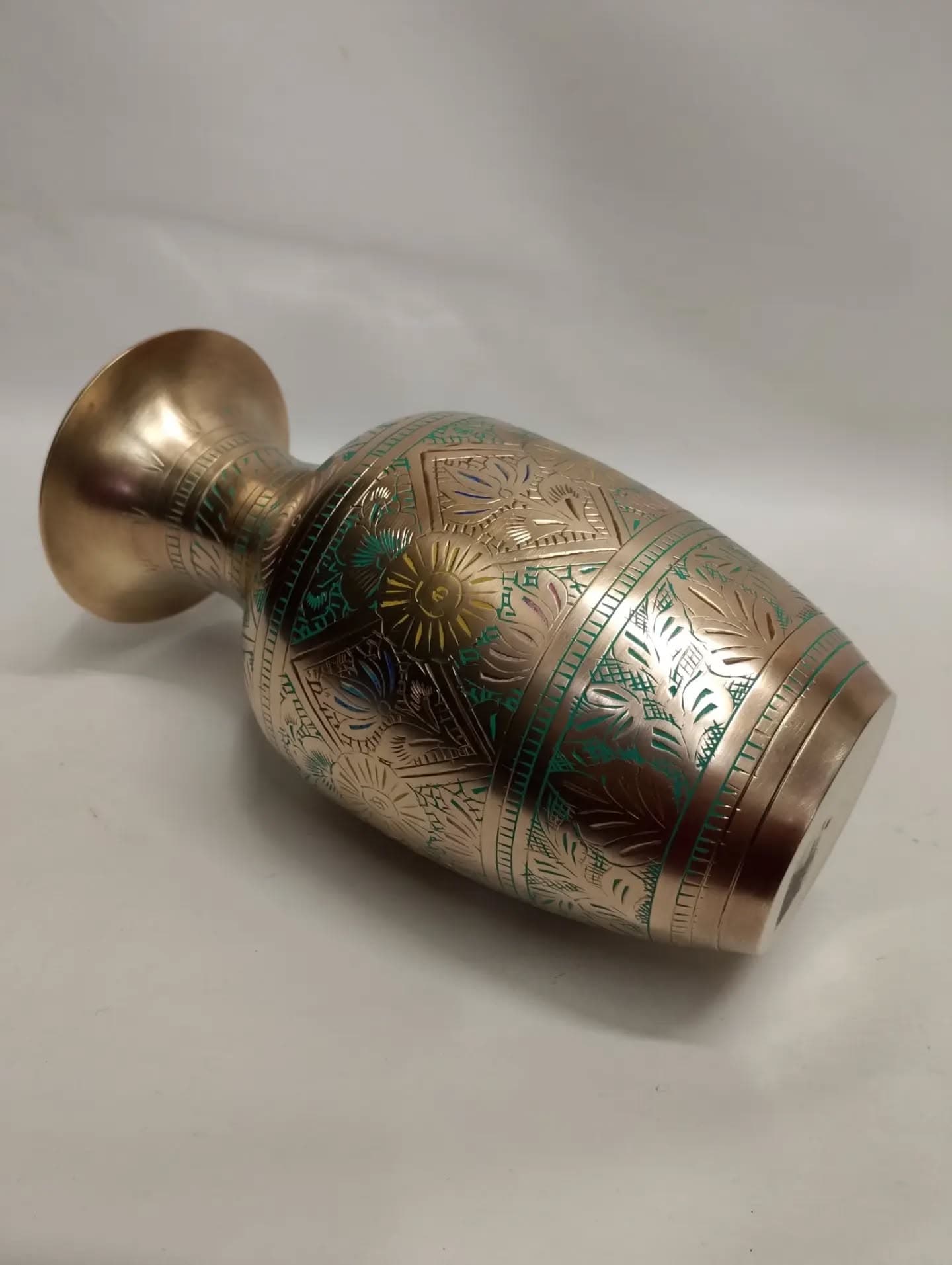imagen de producto FLORERO DE MESA ANTIGUO HINDU BRONCE Y OLEO 