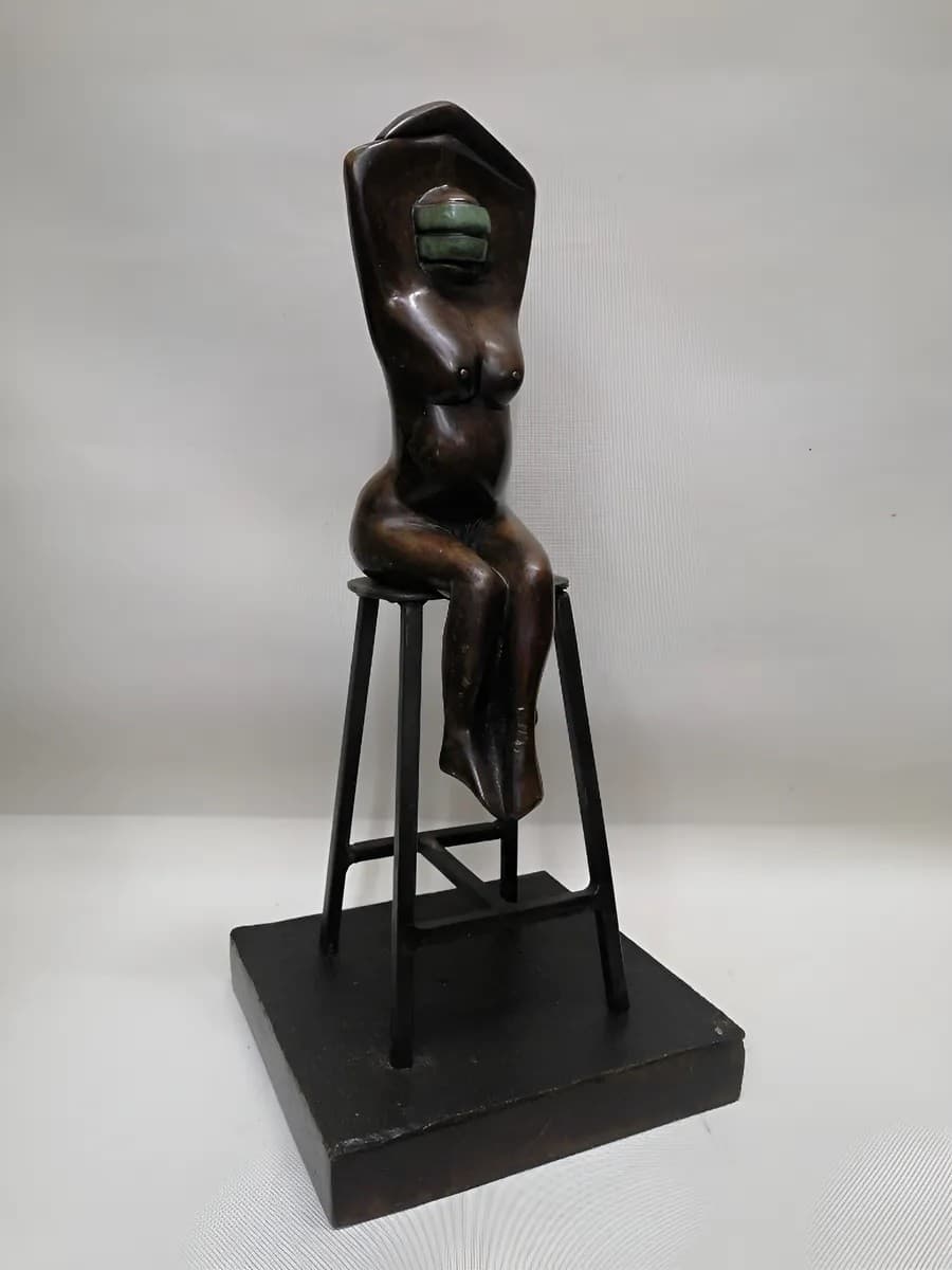 imagen de producto Escultura Antigua Bronce Mujer Vendada 