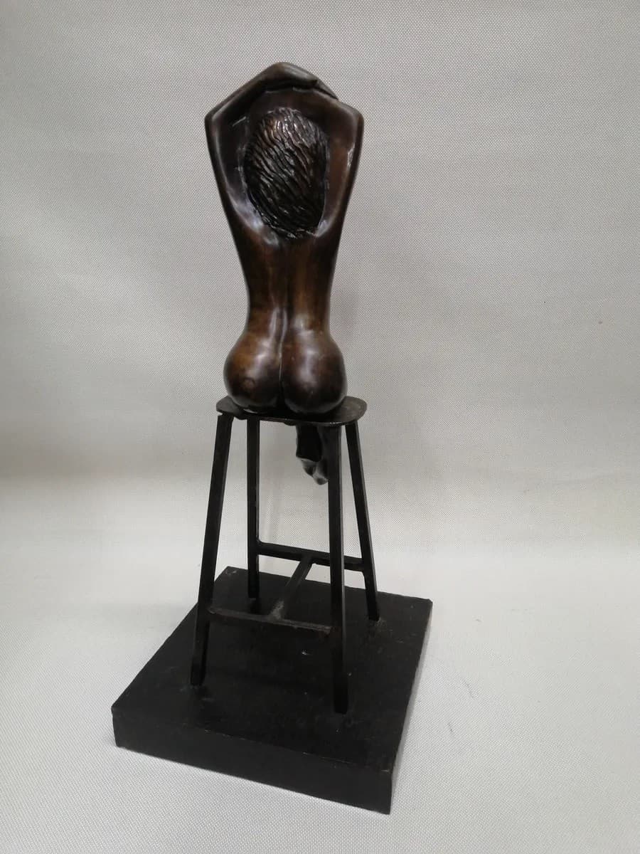 imagen de producto Escultura Antigua Bronce Mujer Vendada 