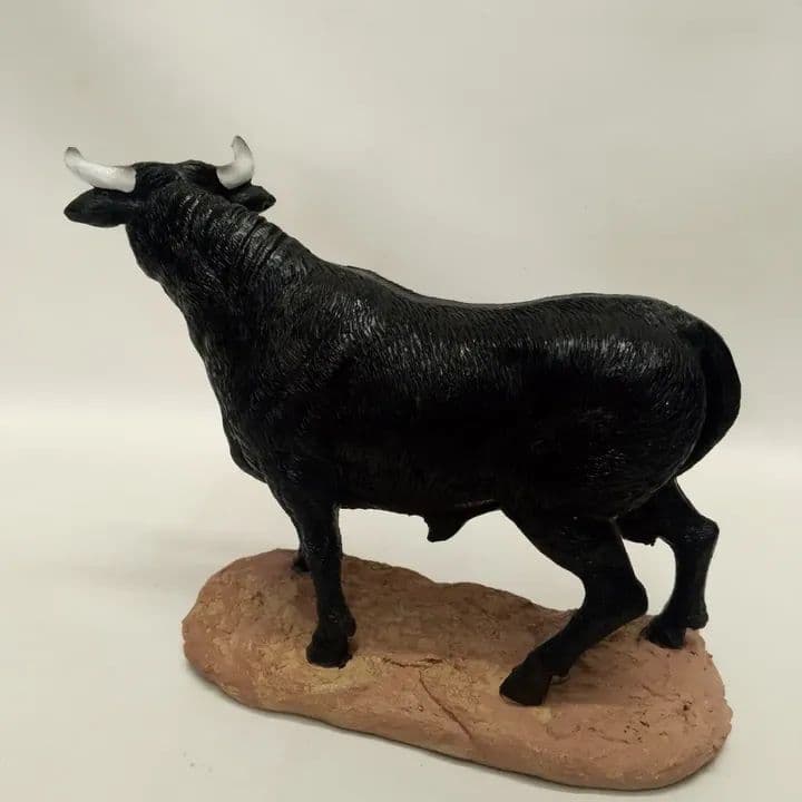 imagen de producto ESCULTURA TOLEDO TORO DE LIDIA ESPAÑOL NEGRO