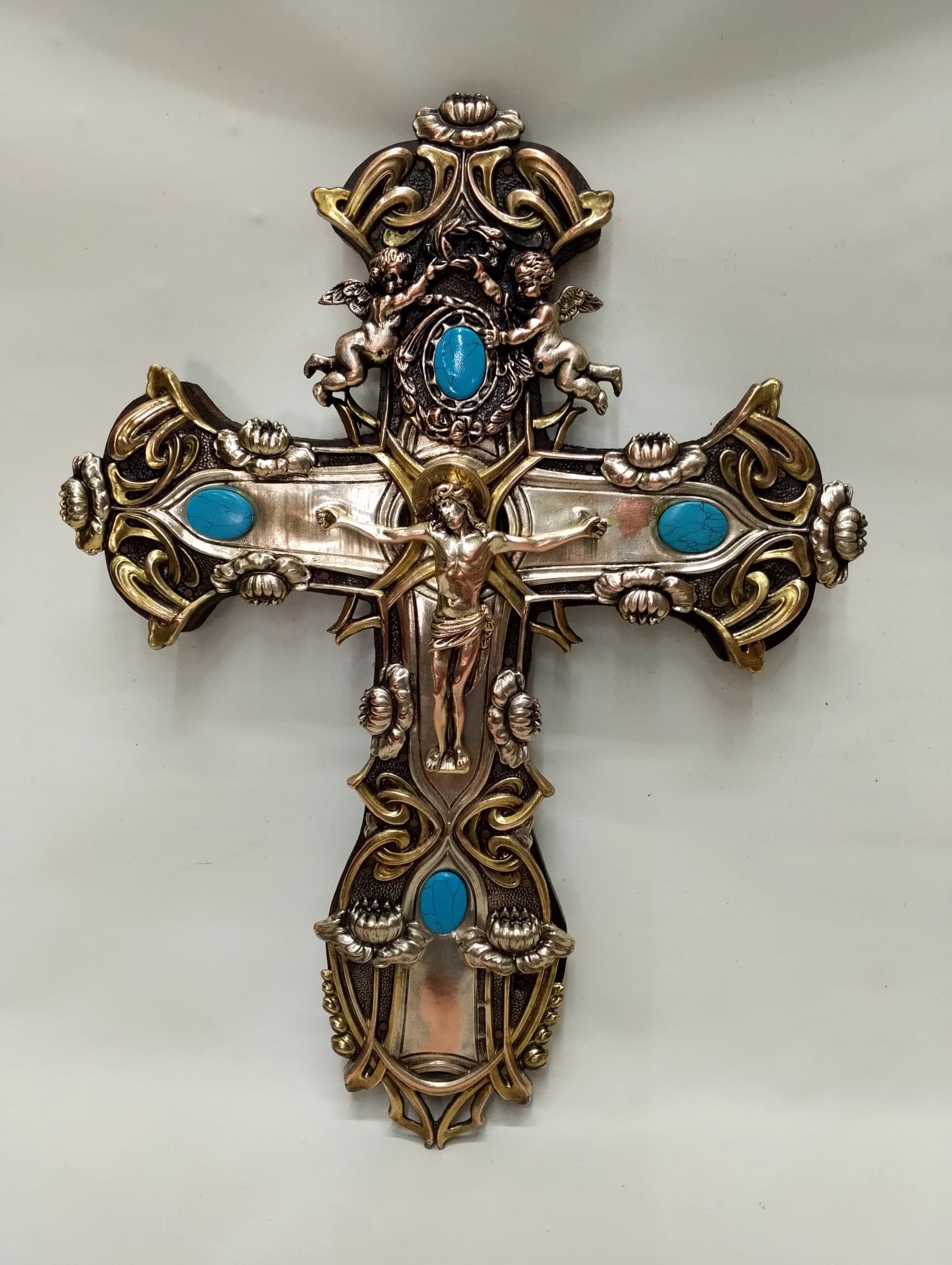 imagen de producto CRUCIFIJO PARED O CRISTO ANTIGUO BRONCE BAÑO PLATA
