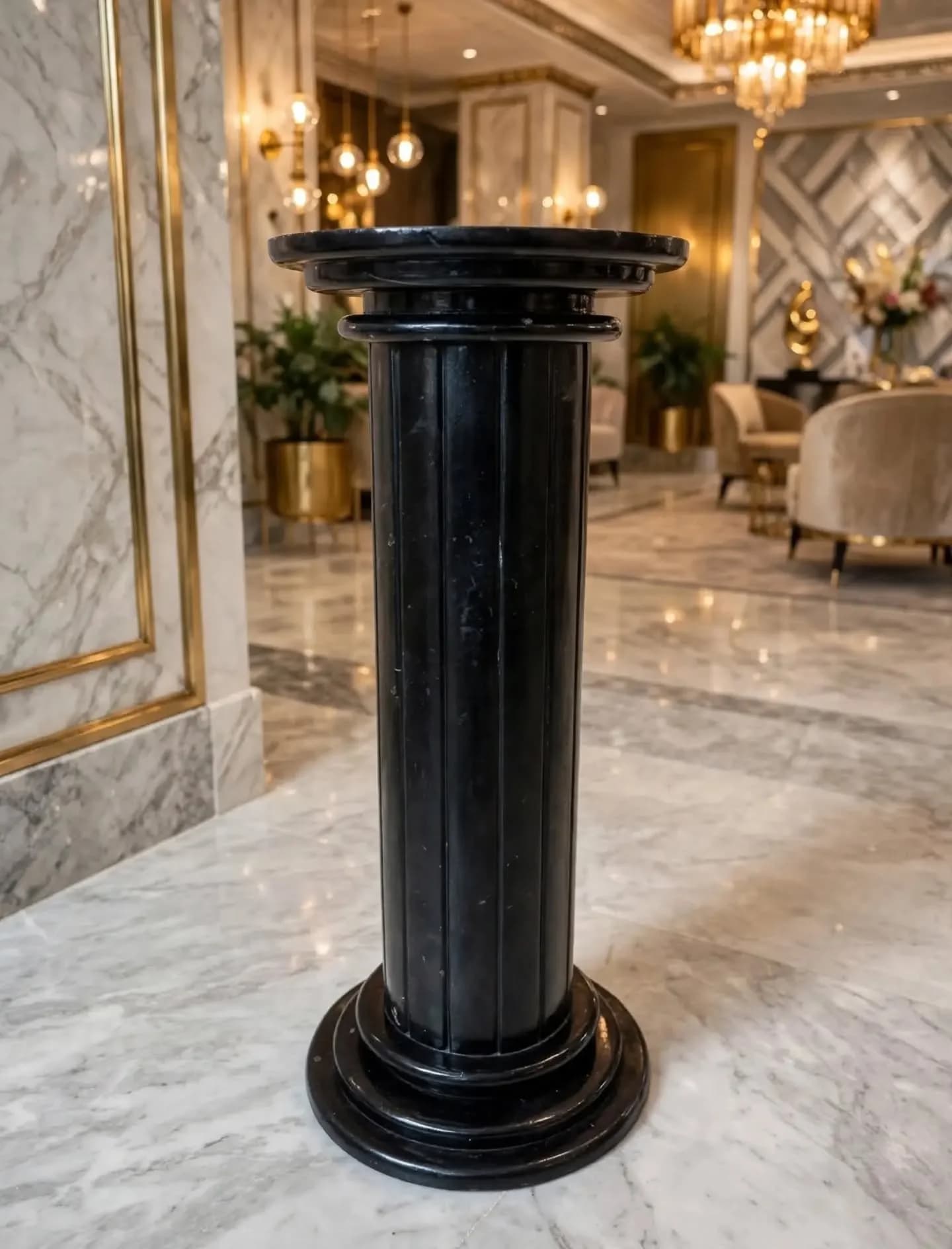 imagen de producto COLUMNA ANTIGUA ITALY EN MARMOL NEGRO CON BETAS 