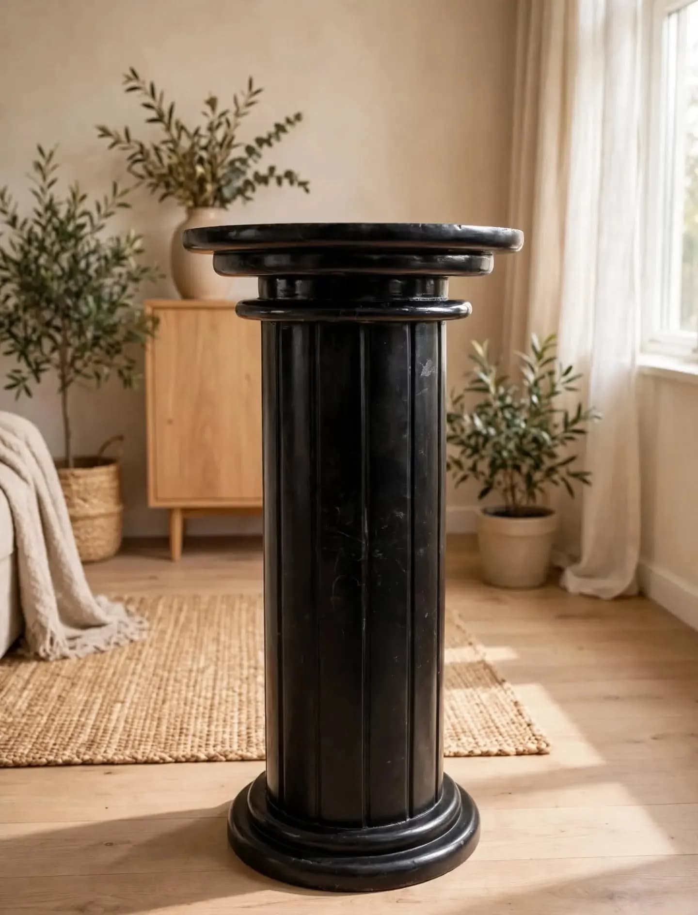 imagen de producto COLUMNA ANTIGUA ITALY EN MARMOL NEGRO CON BETAS 