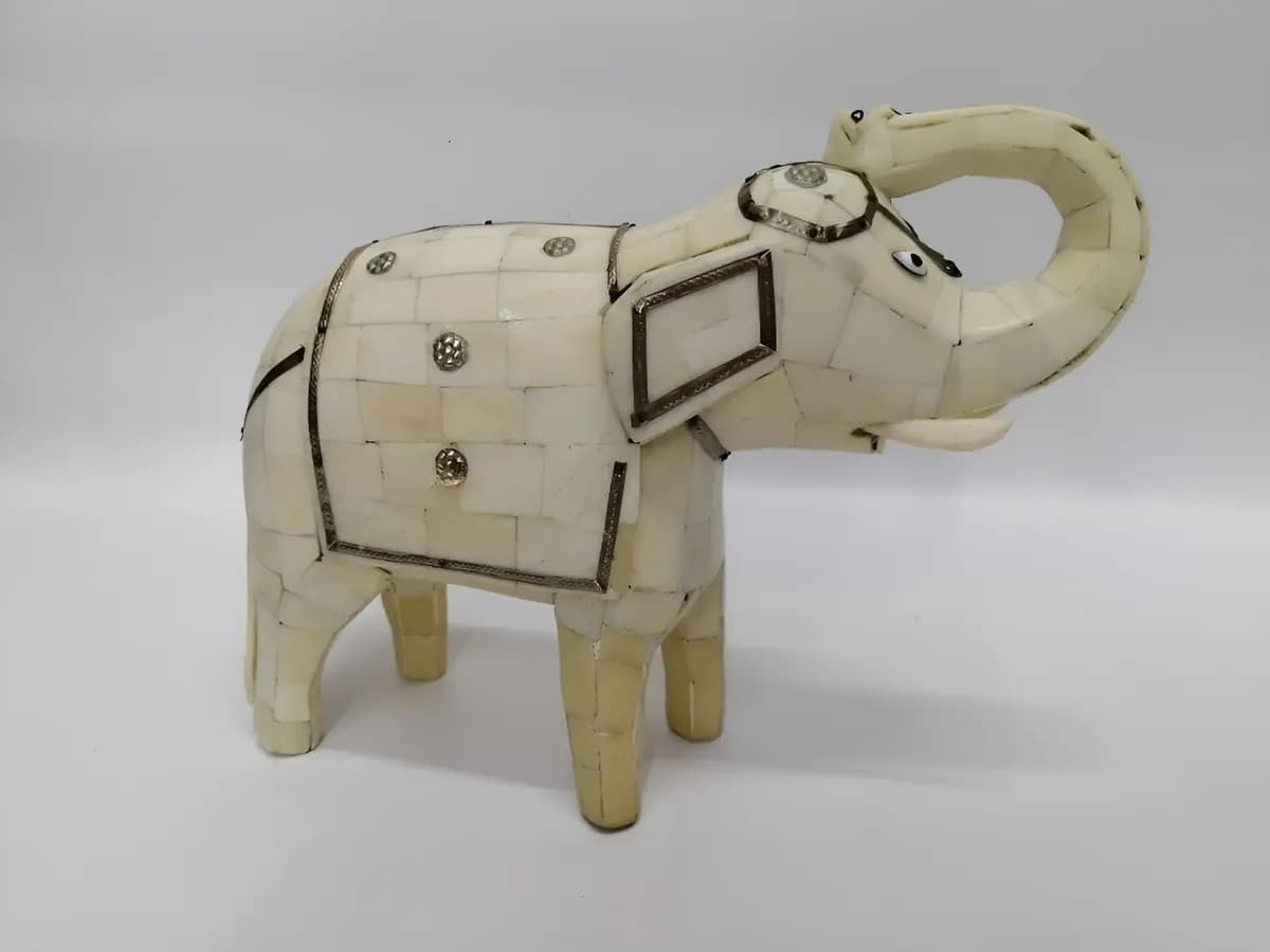 imagen de producto Elefante Sagrado Madera Eborario