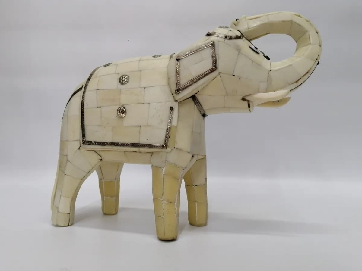 imagen de producto Elefante Sagrado Madera Eborario