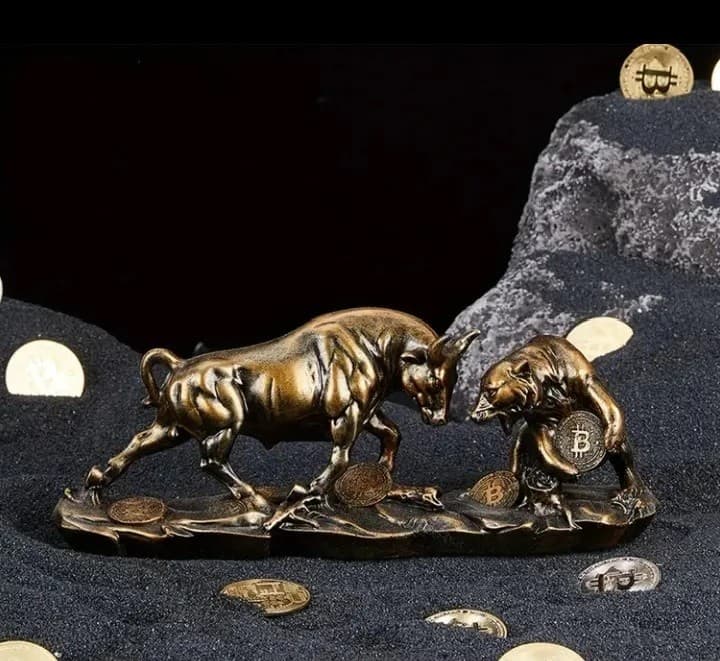 imagen de producto Escultura Italy Guerra Poder Toro Y Oso 