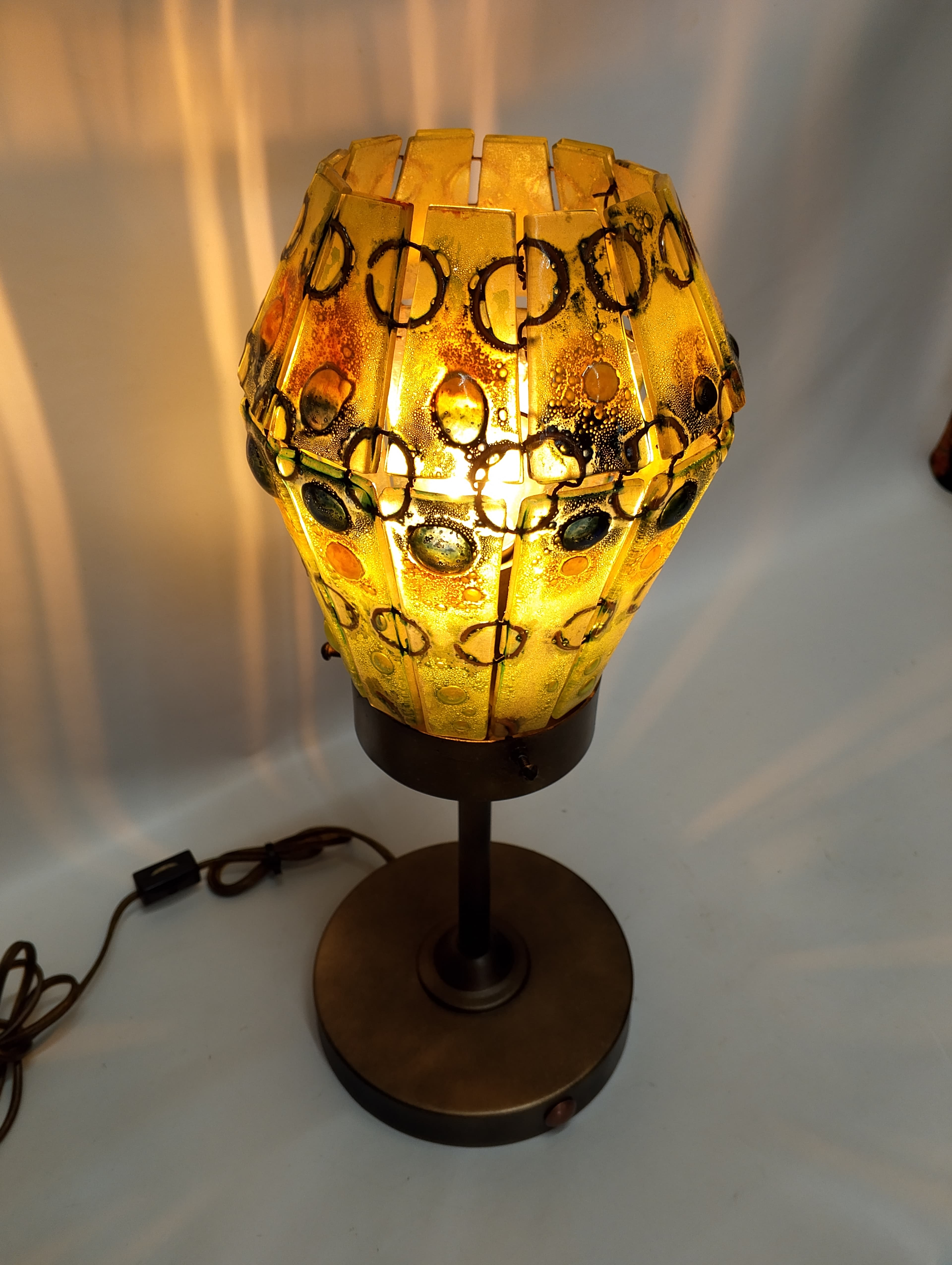 imagen de producto LAMPARA VITRAL BASE COBRIZADA VERDE 