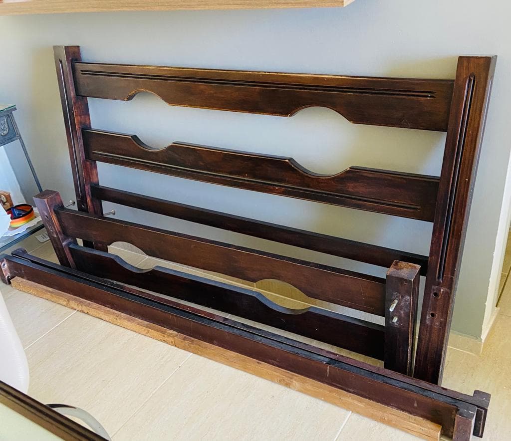 imagen de producto Cama con nochero