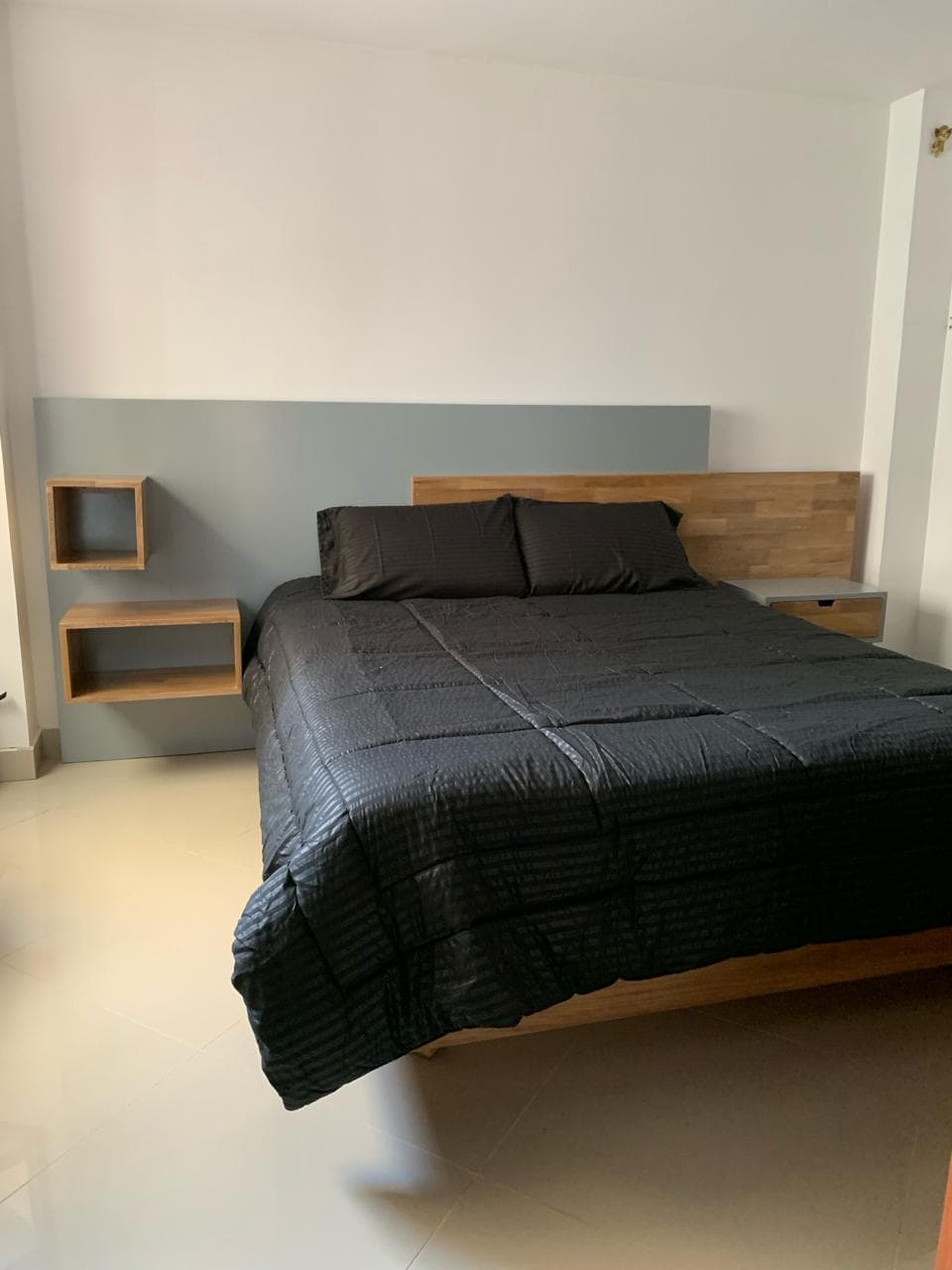 imagen de producto Maravilloso Cama en Roble
