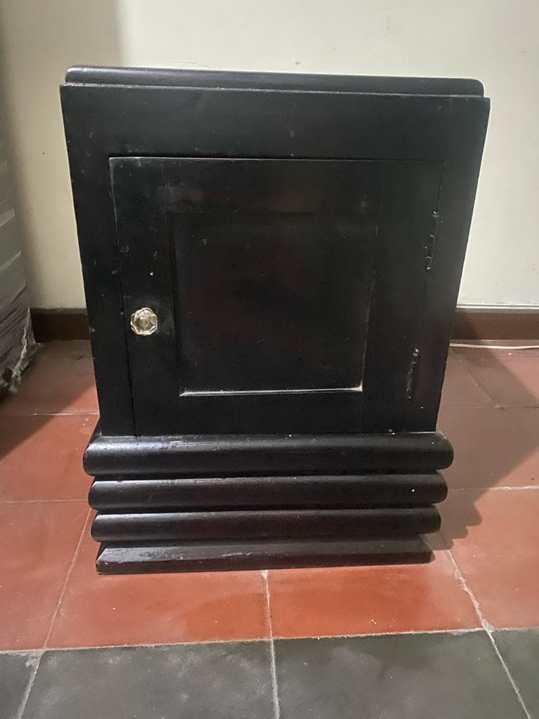 imagen de producto cajonera antigua en guengue