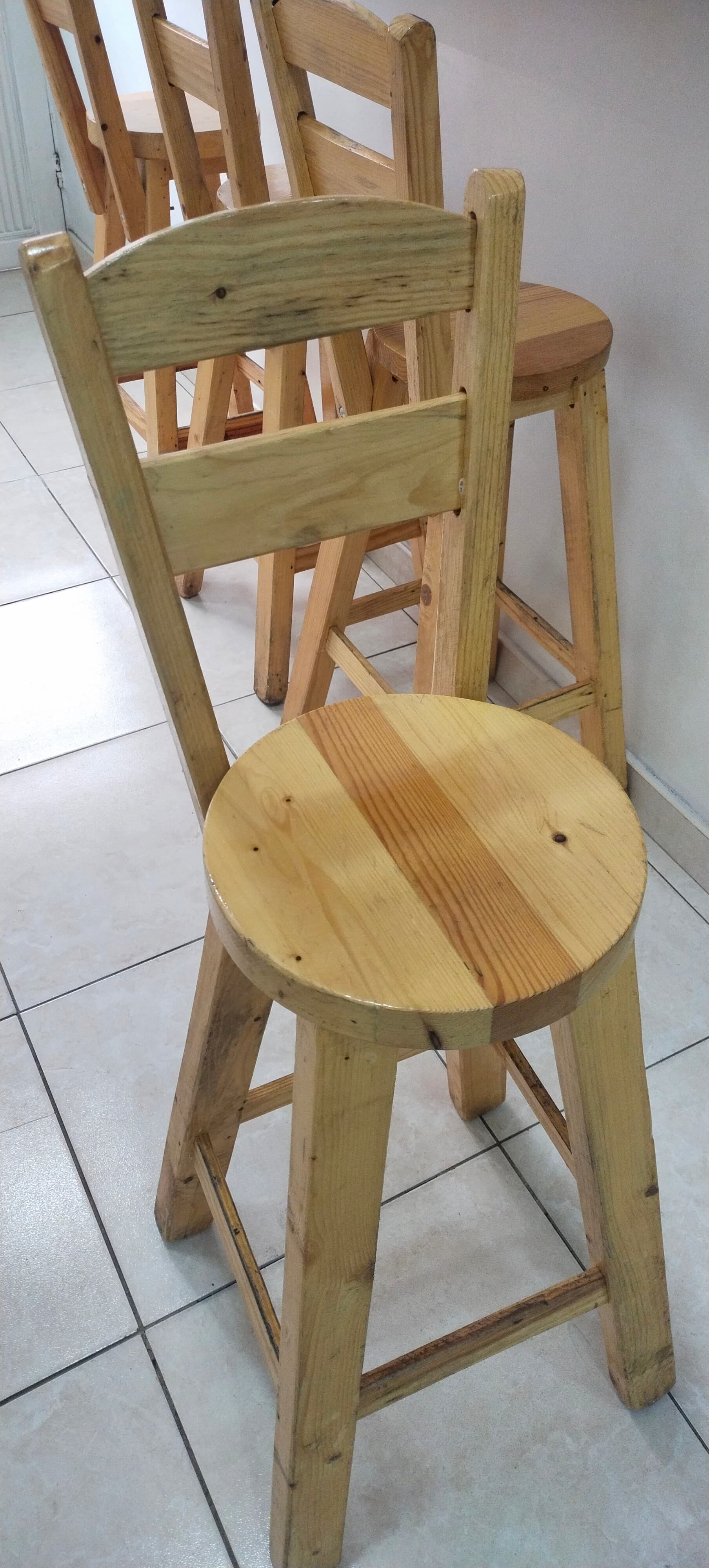 imagen de producto 2 barras+4 sillas en madera 
