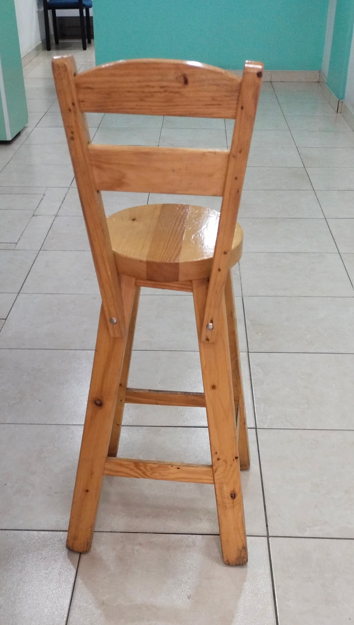 imagen de producto 2 barras+4 sillas en madera 