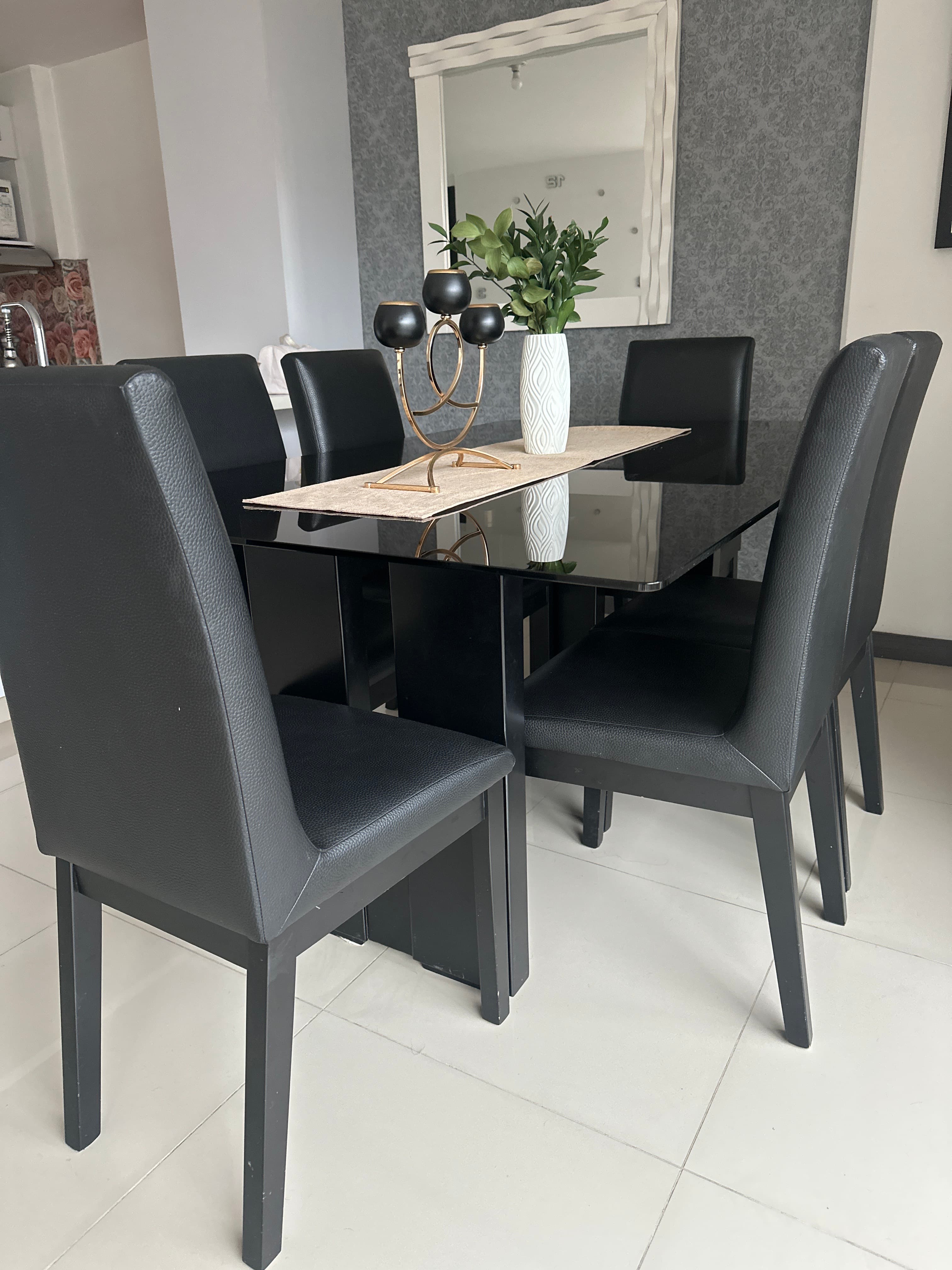 imagen de producto Comedor de 6 puestos 
