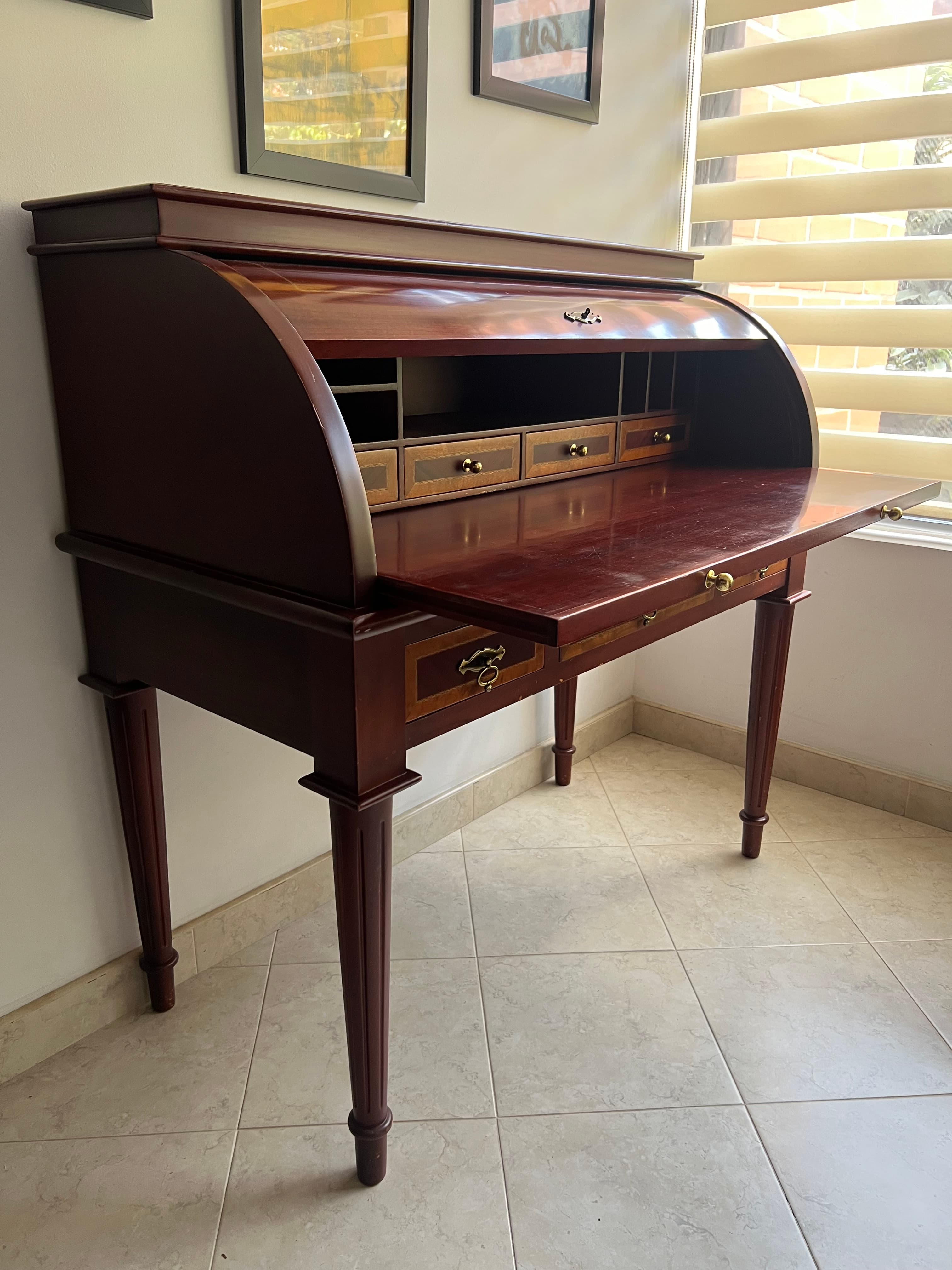 imagen de producto Escritorio antiguo (Secreter)