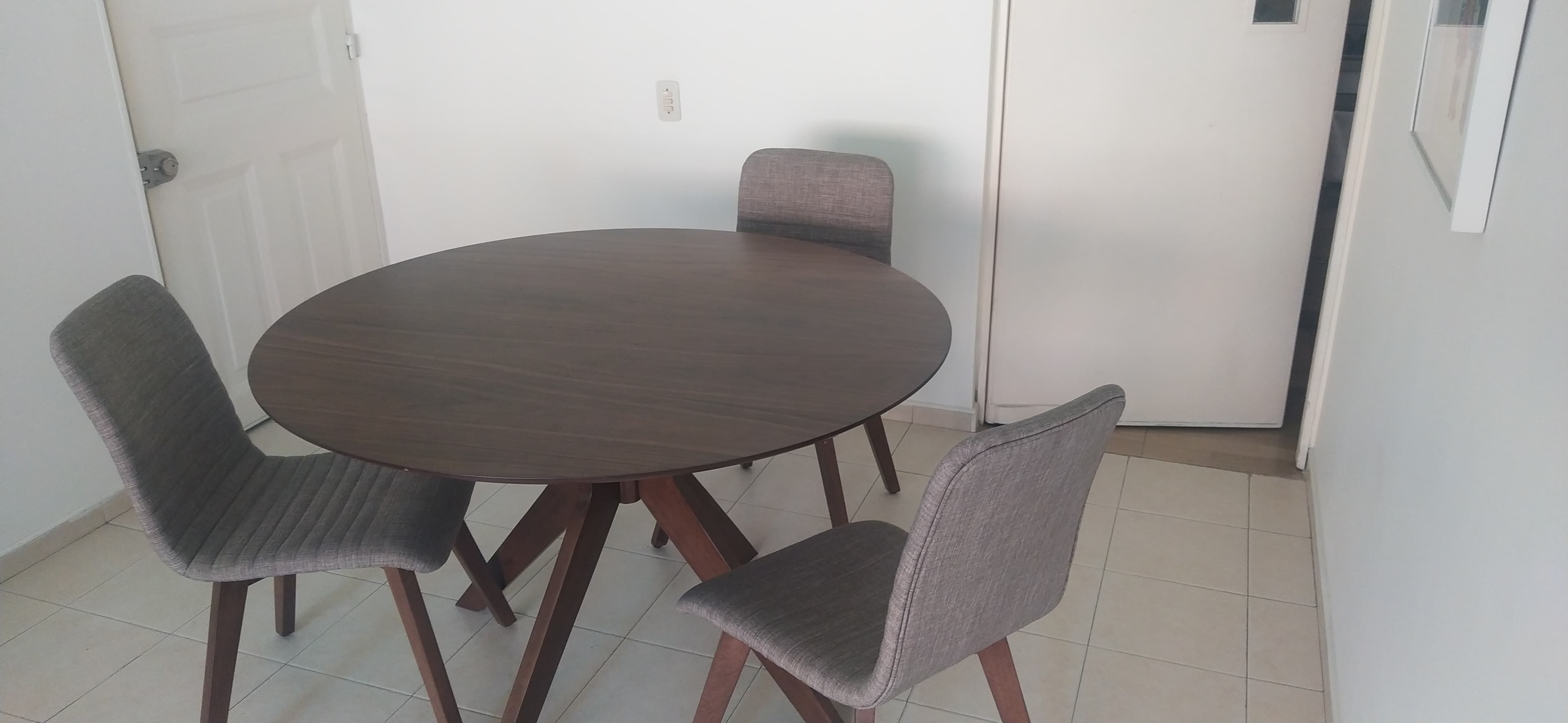 imagen de producto MESA DE COMEDOR 4 PUESTOS