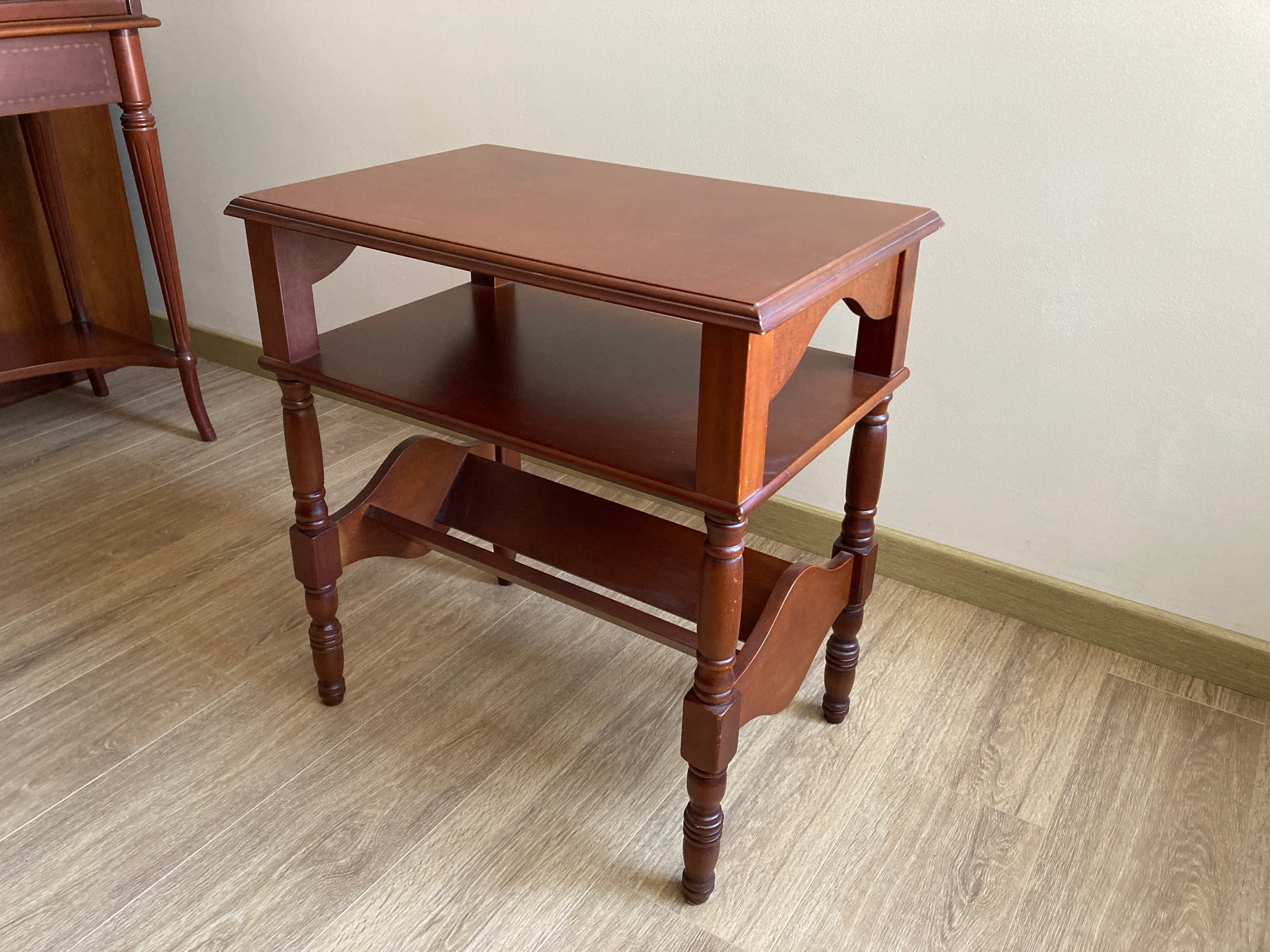imagen de producto MESA Auxiliar Revistero