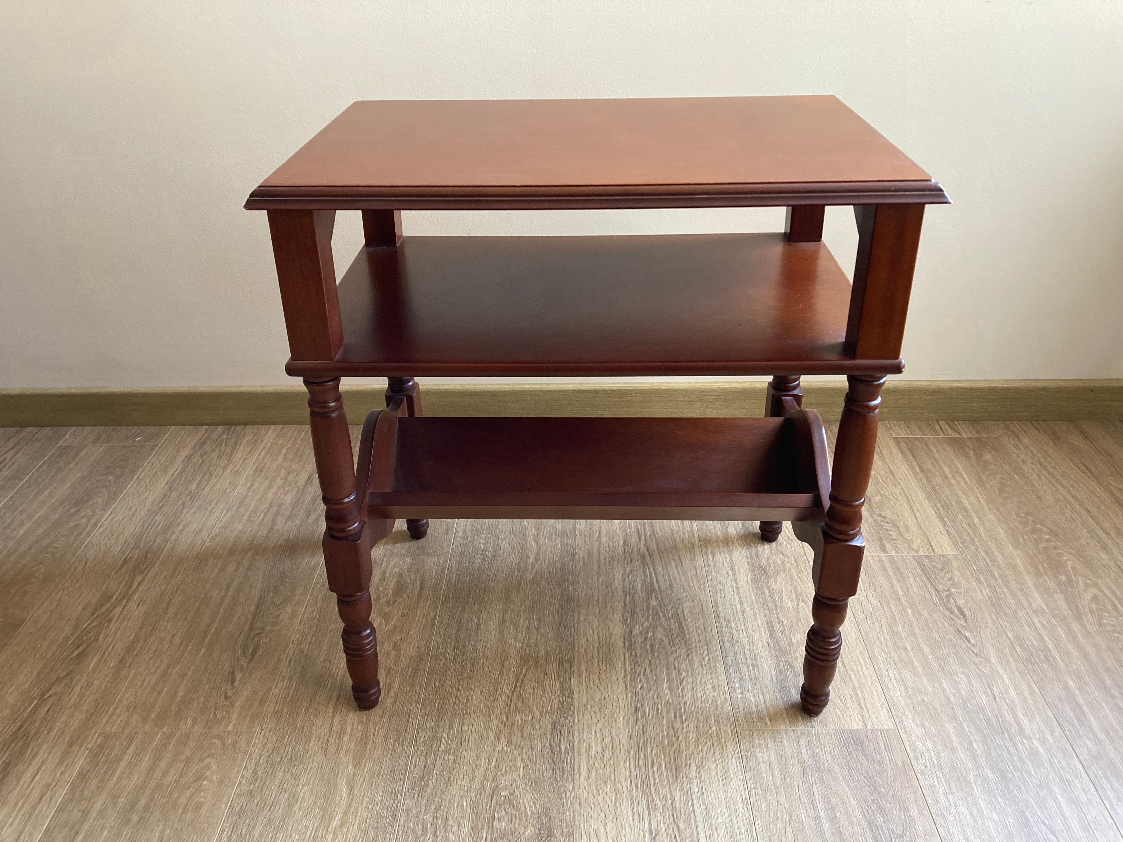imagen de producto MESA Auxiliar Revistero