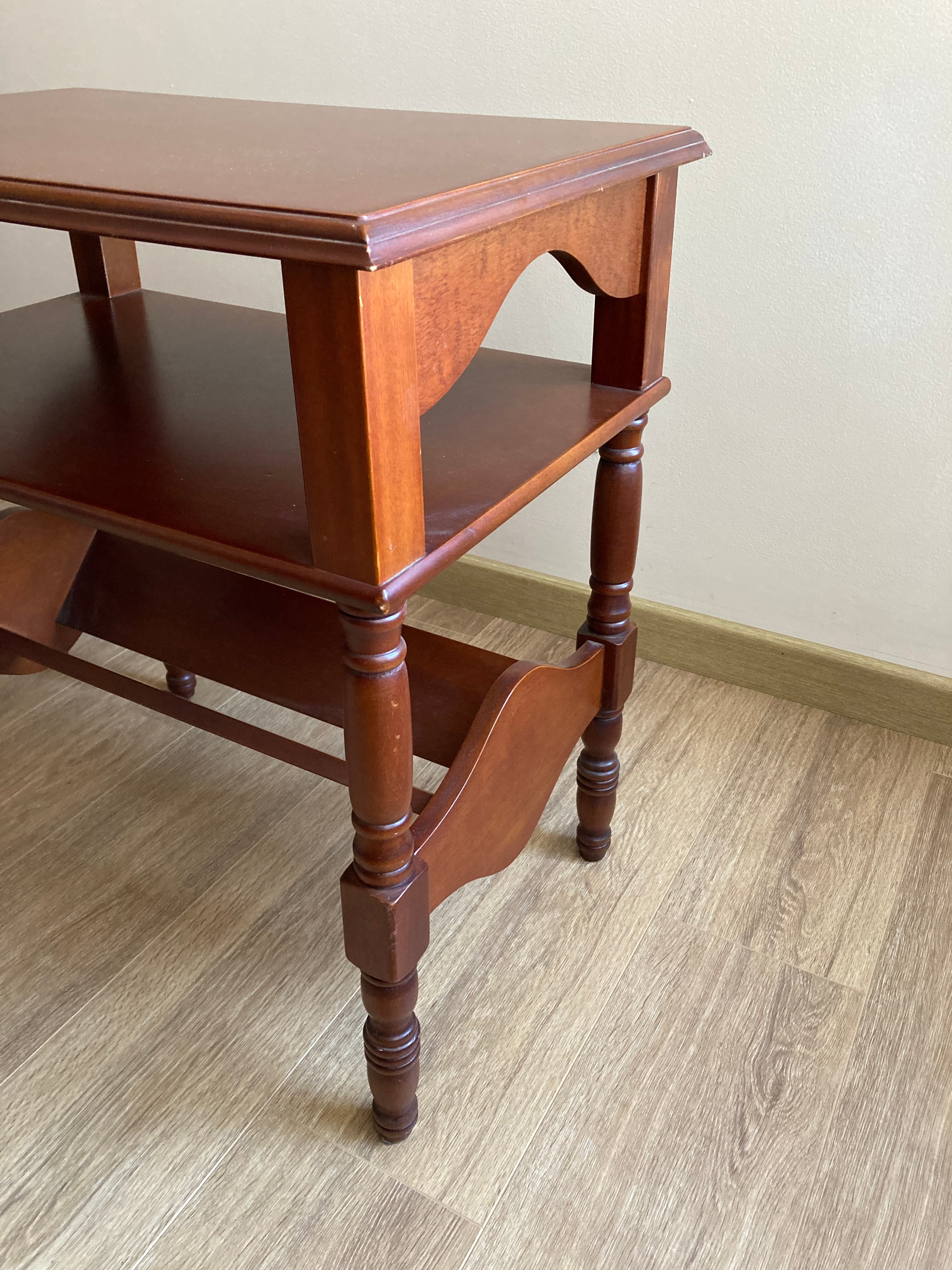 imagen de producto MESA Auxiliar Revistero