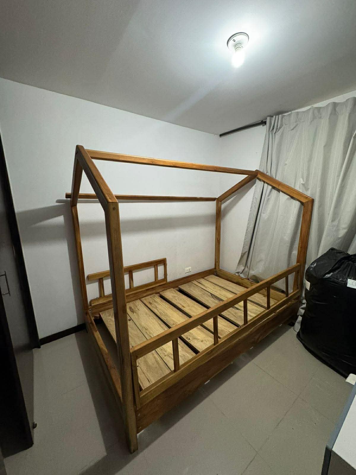 imagen de producto Cama sin colchón