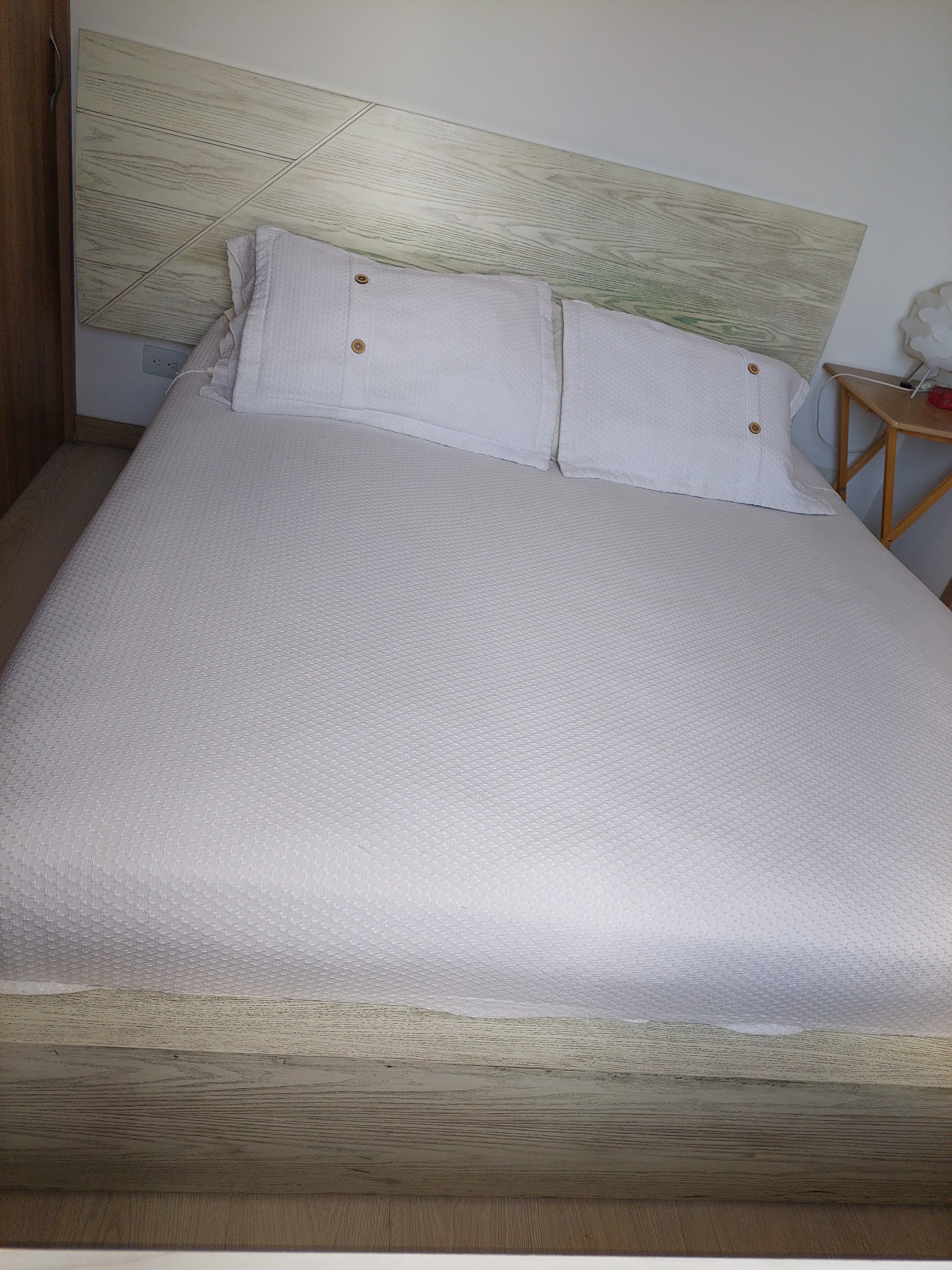 imagen de producto Cama sin colchón