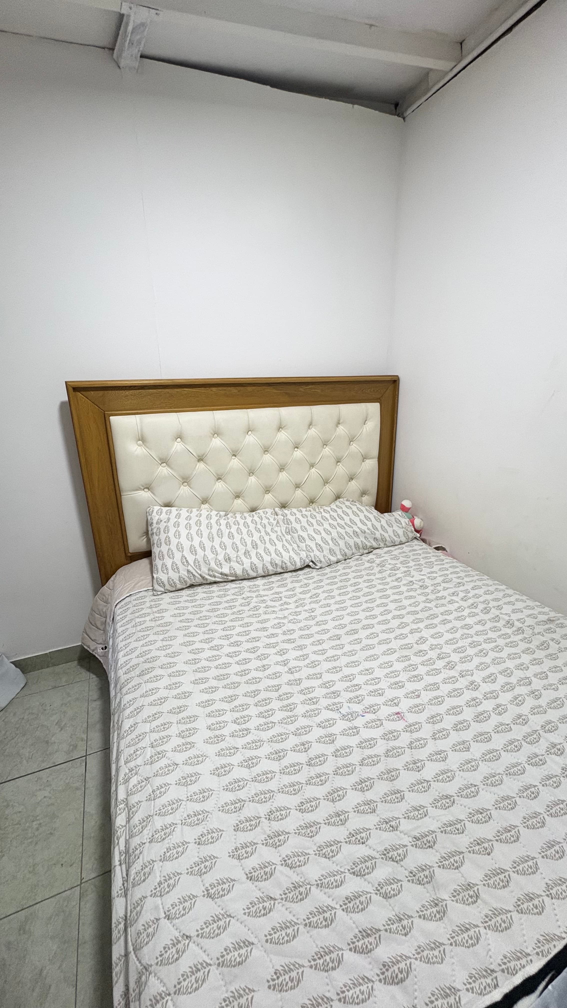 imagen de producto Cama sin colchón