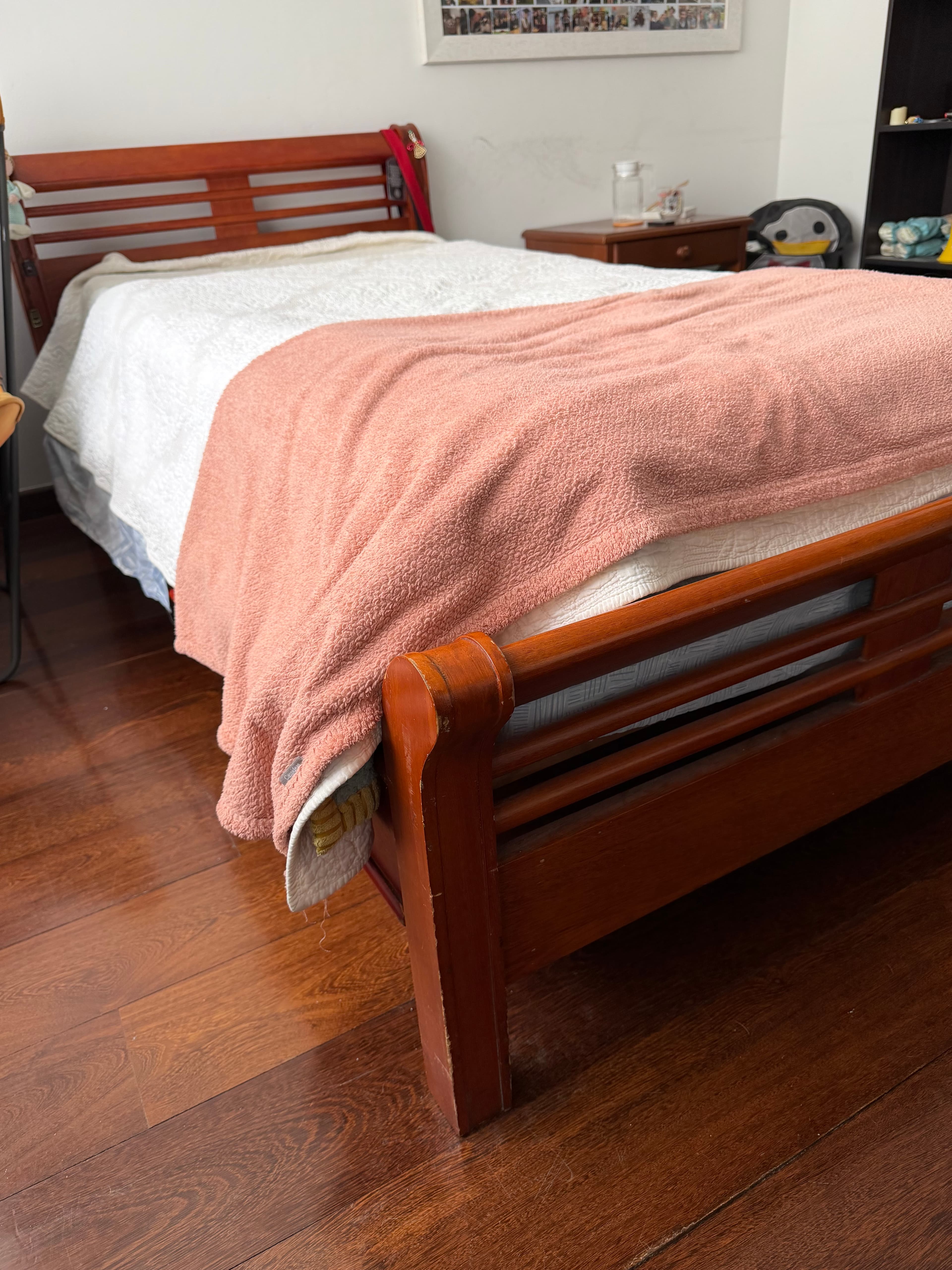 imagen de producto Cama sin colchón